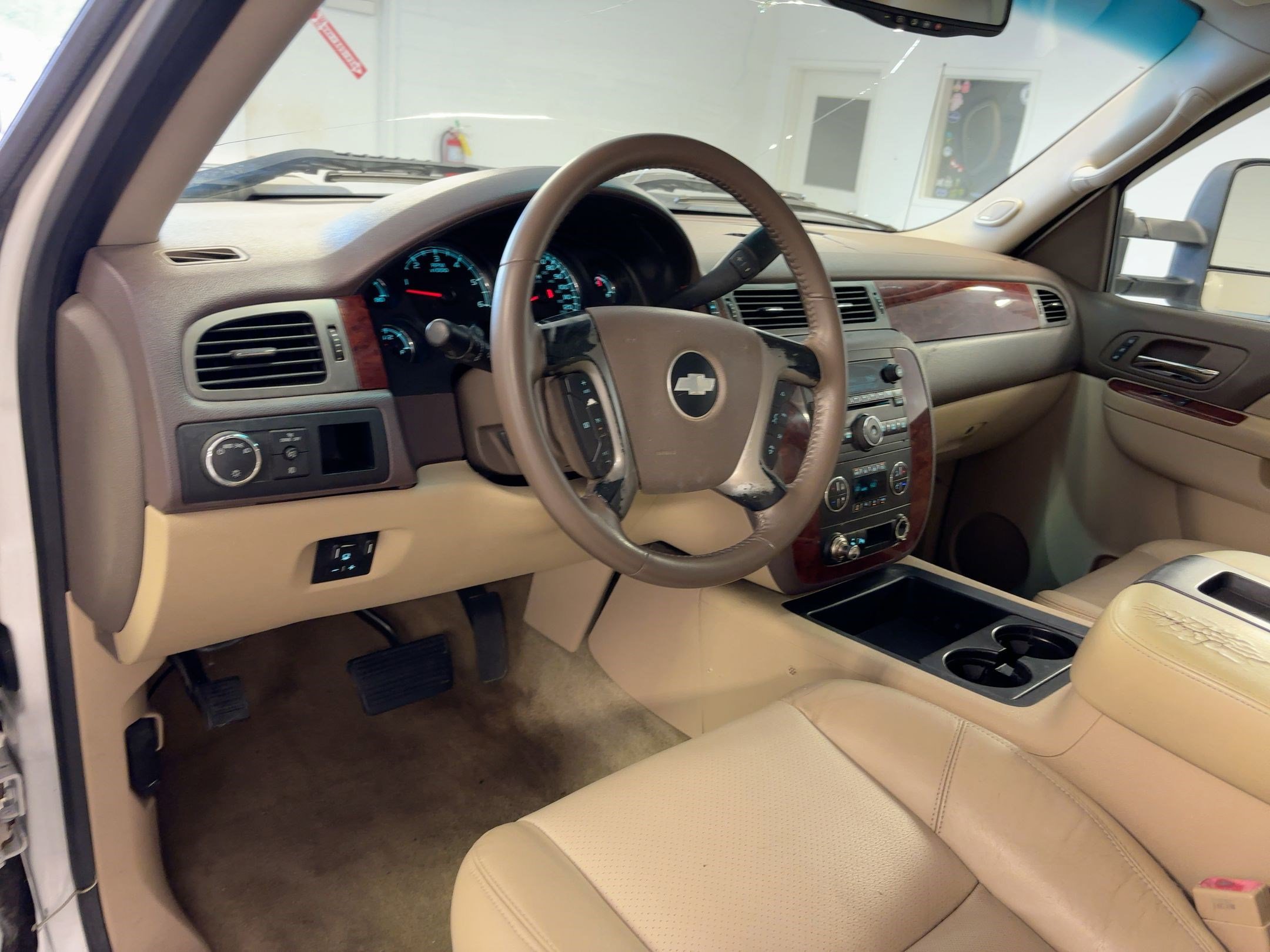2013 Chevrolet Silverado 3500HD LTZ photo 2