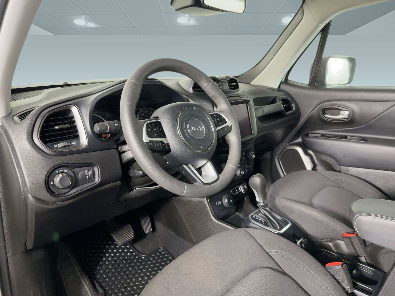 2023 Jeep Renegade Latitude photo 4