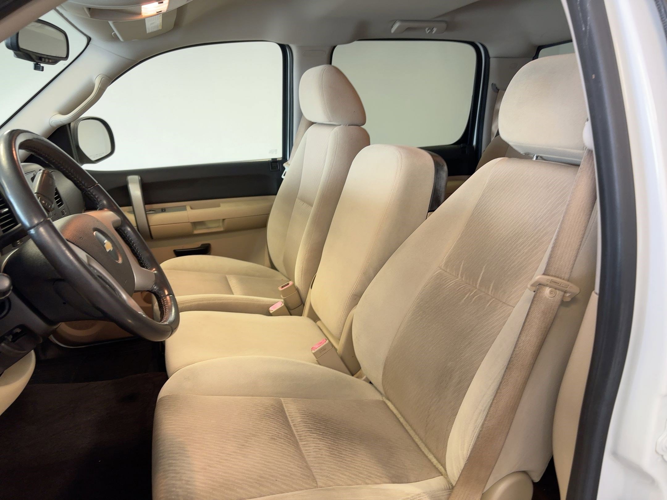 2009 Chevrolet Silverado 1500 LT photo 3