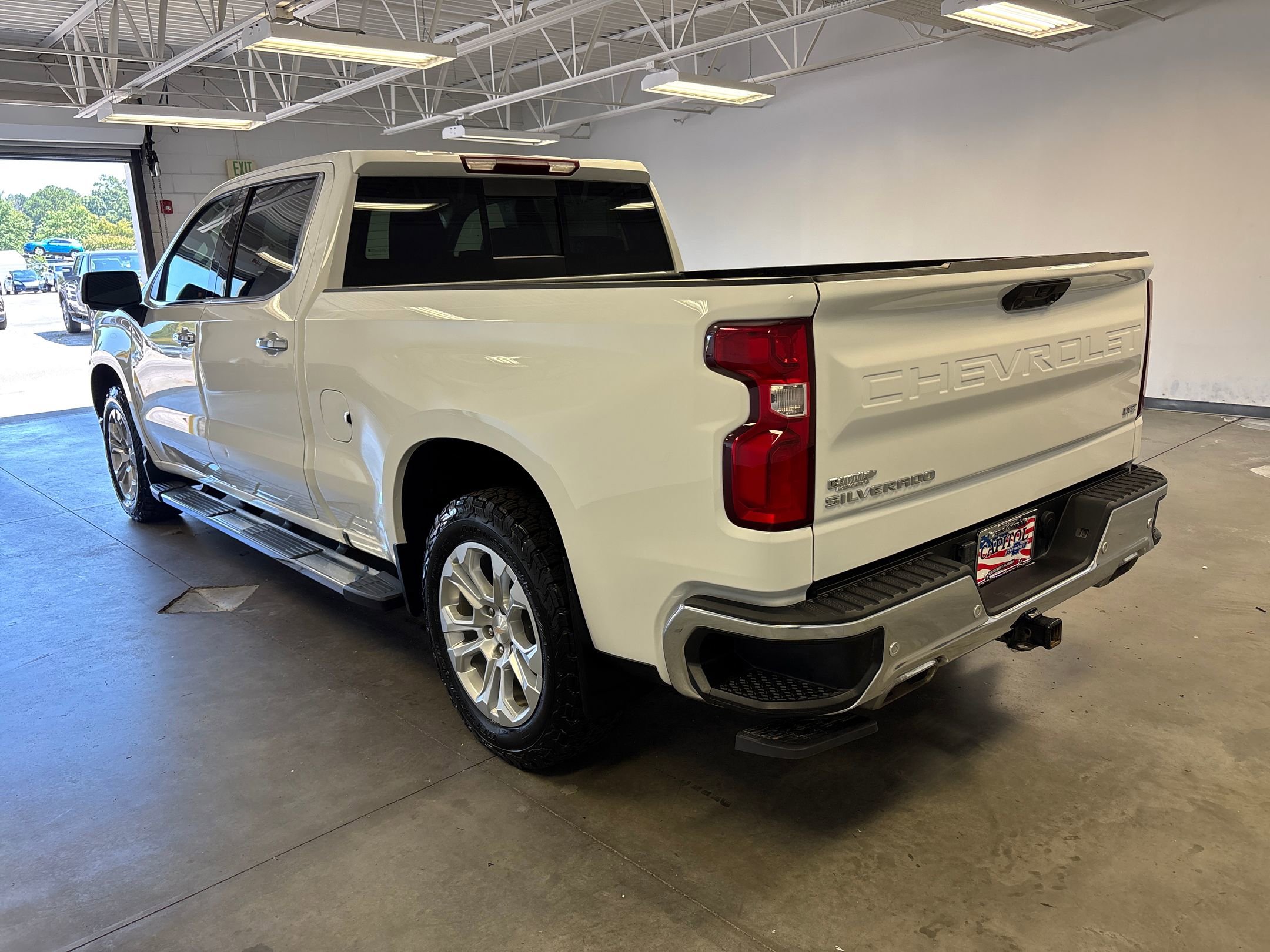 2024 Chevrolet Silverado 1500 LTZ photo 2