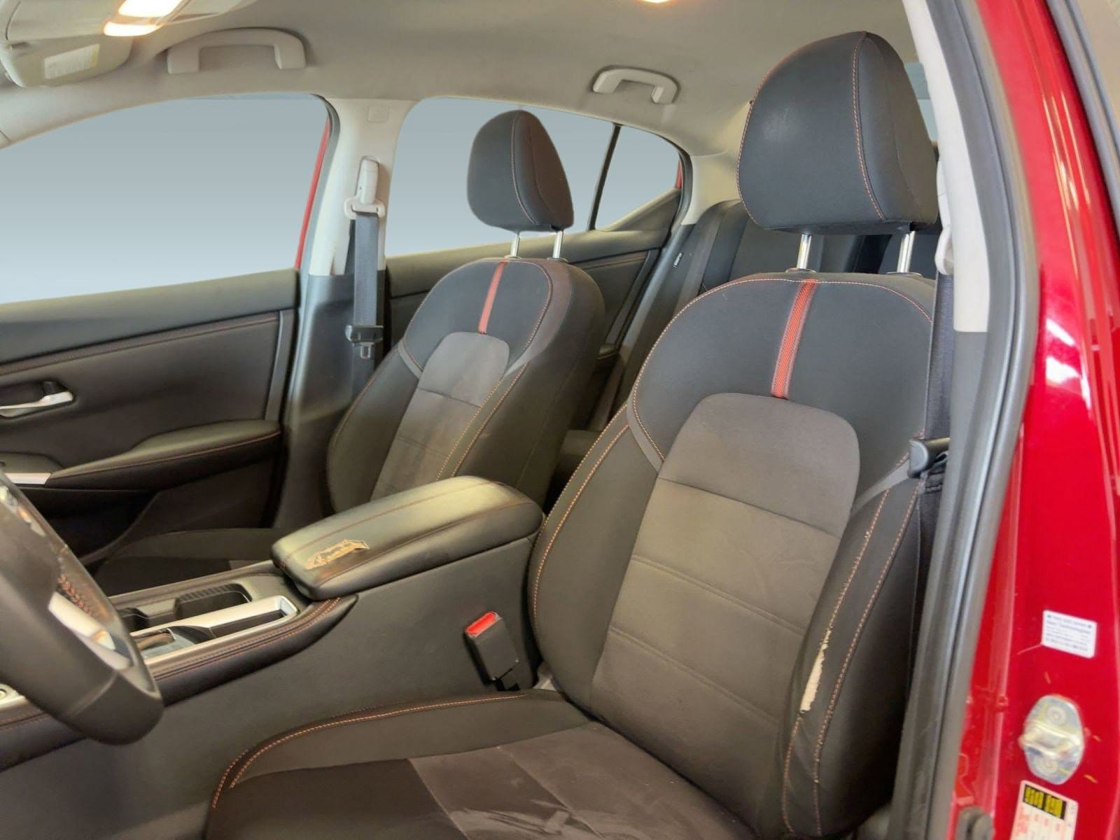2022 Nissan Sentra SR photo 3