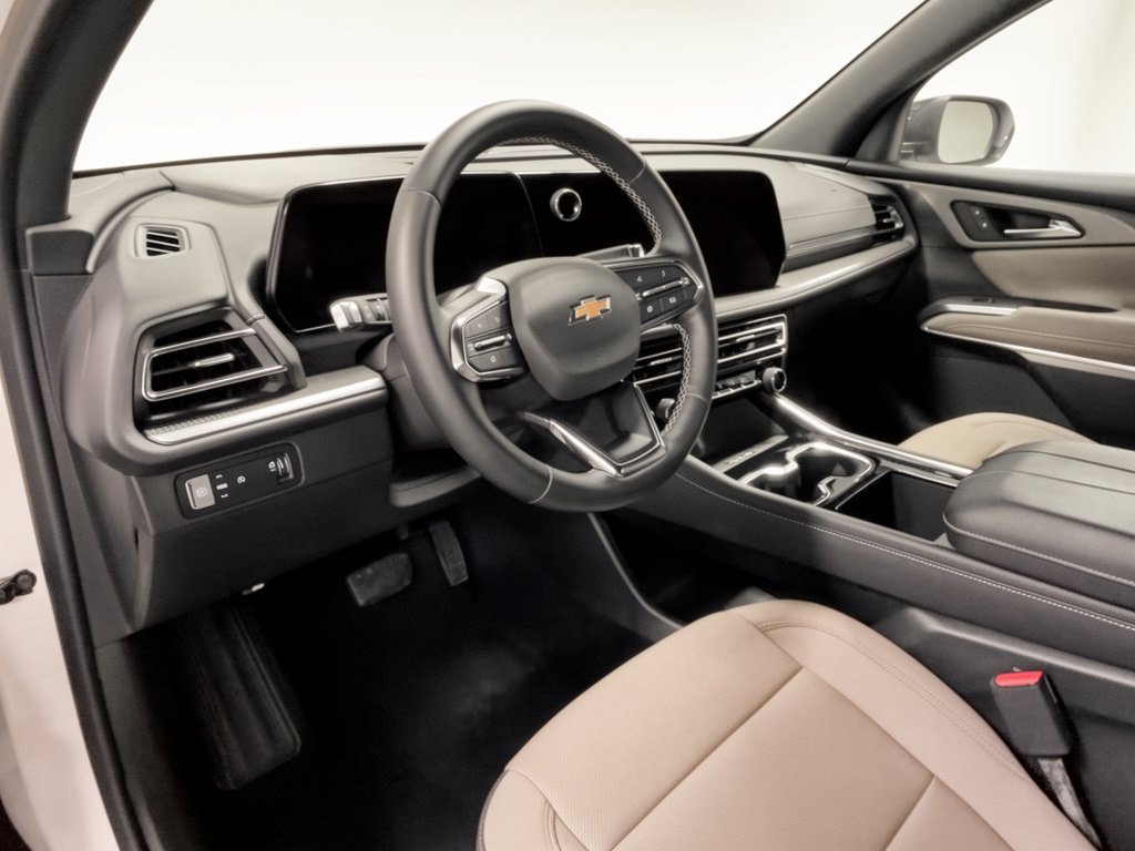 Used 2026 Chevrolet Traverse FWD LT SUV