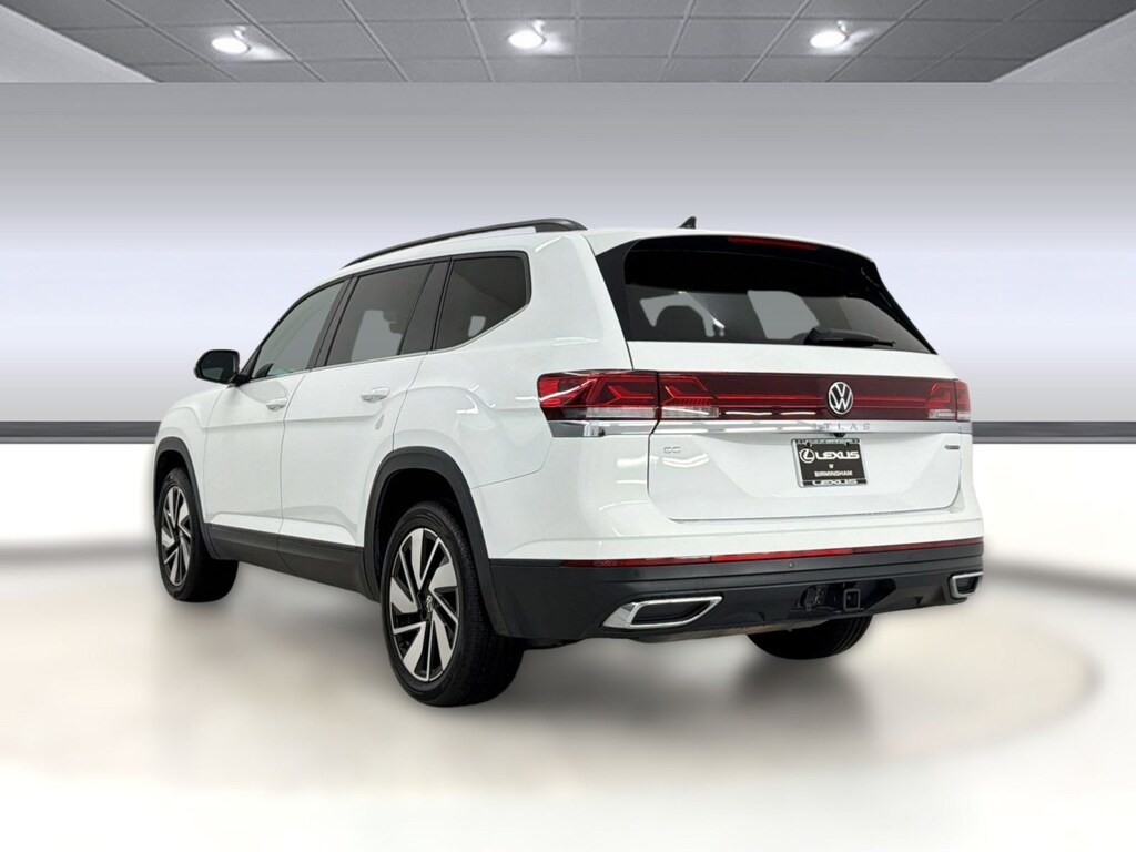 Used 2025 Volkswagen Atlas 2.0T SE w/Technology SUV