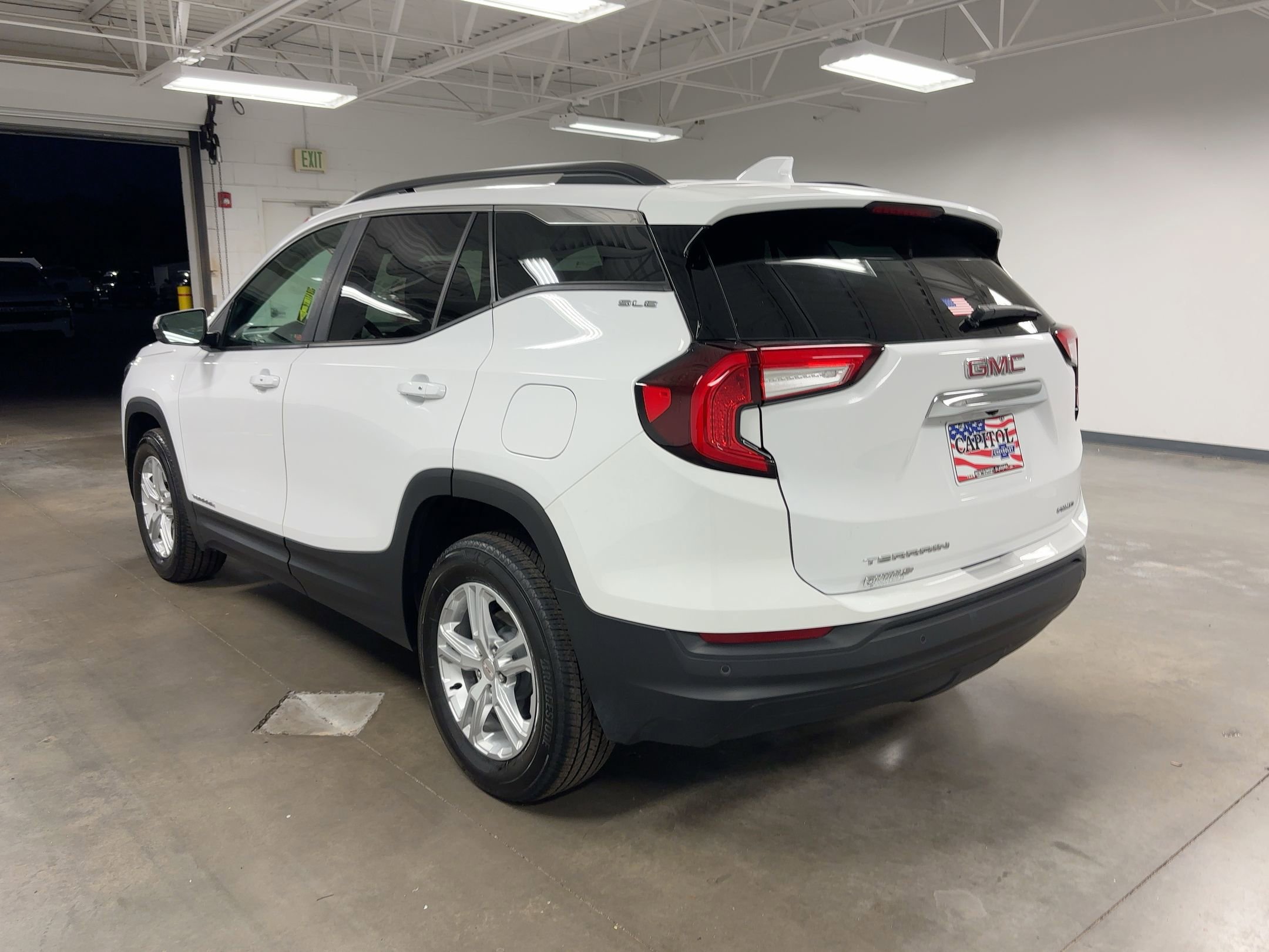 2023 Gmc Terrain SLE photo 3