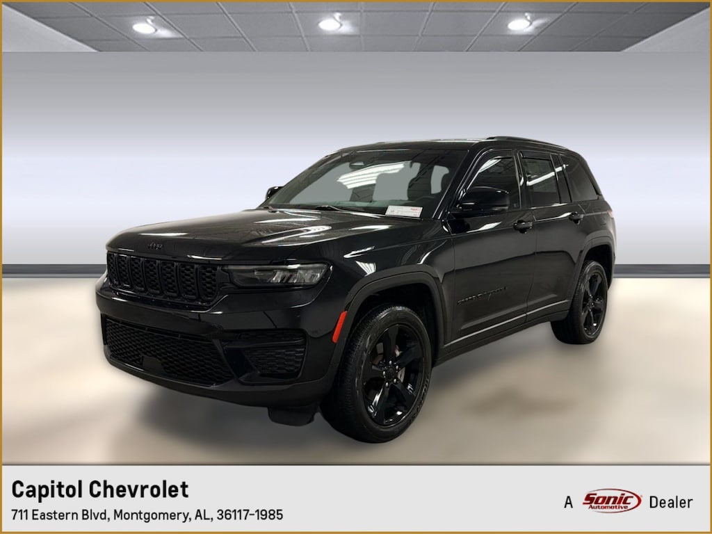 Used 2023 Jeep Grand Cherokee Altitude SUV