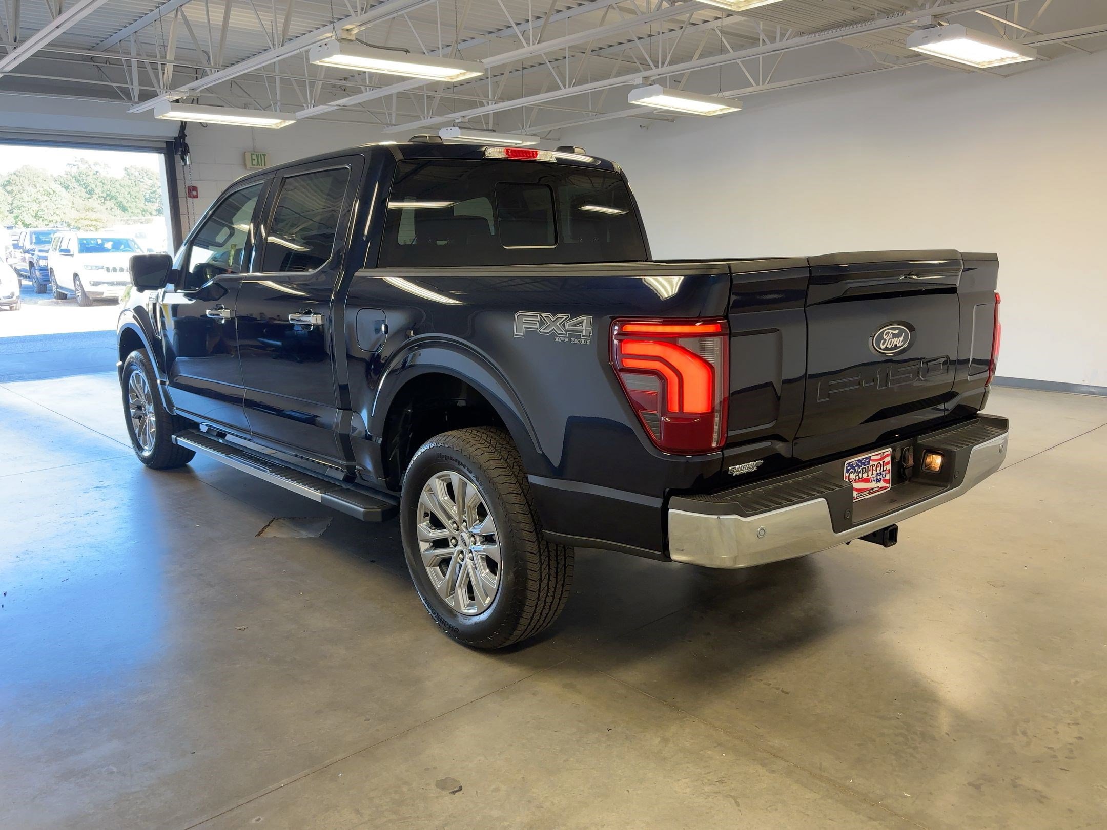2025 Ford F-150 Lariat photo 2