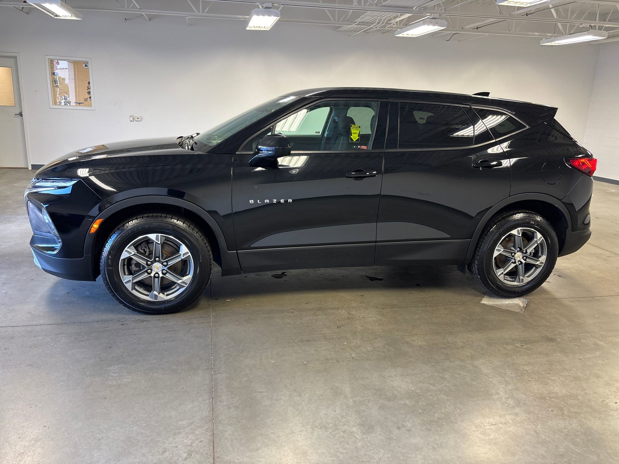 2023 Chevrolet Blazer 2LT photo 2