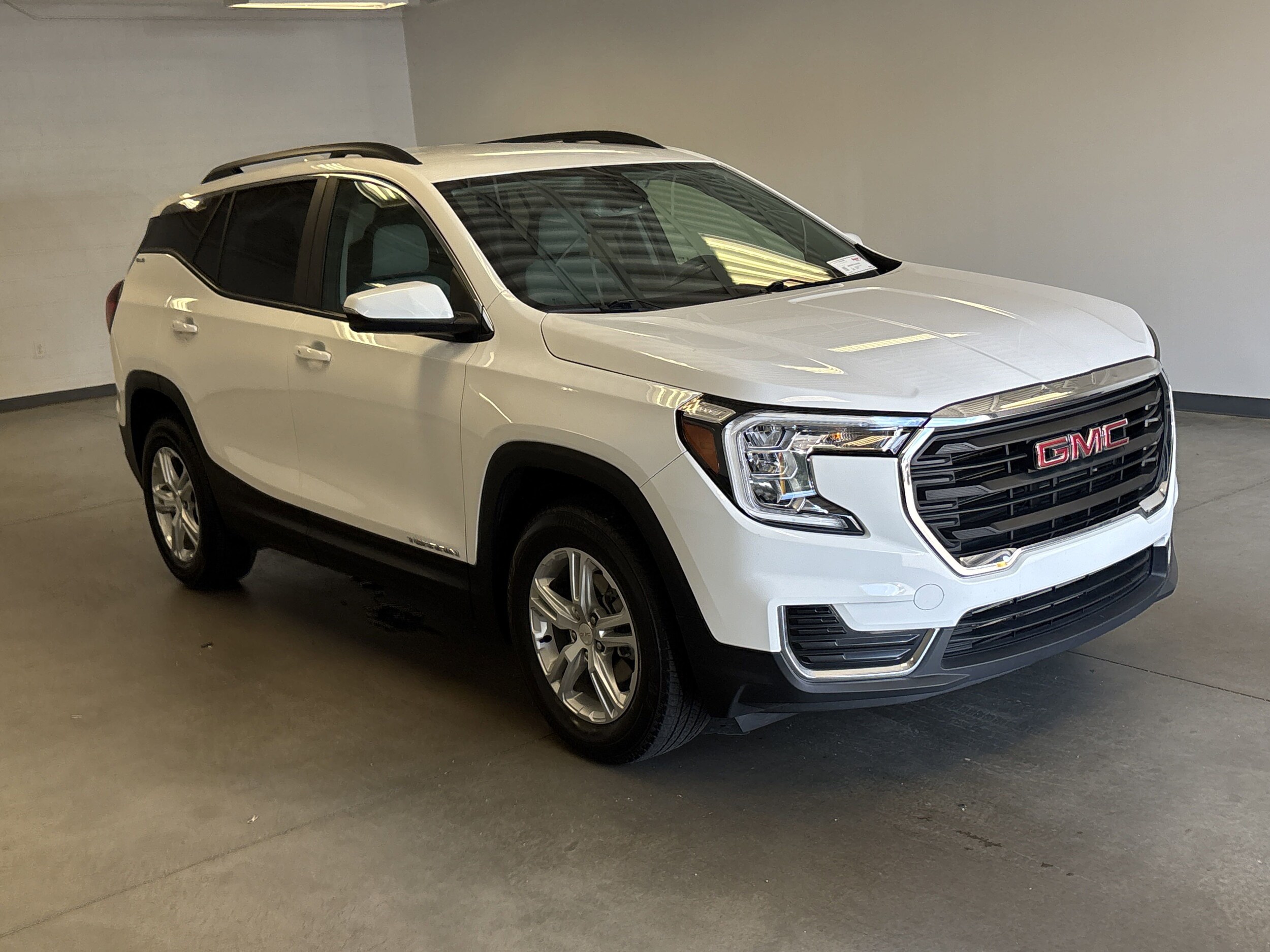 2023 Gmc Terrain SLE photo 2