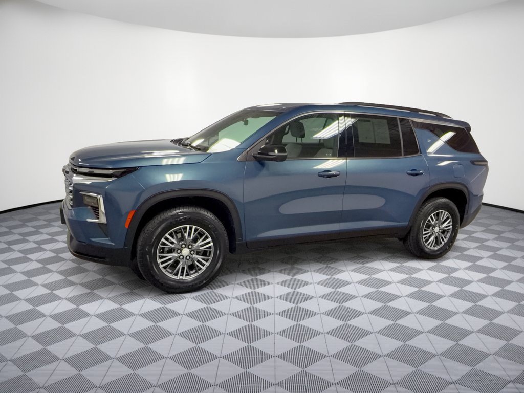 Used 2024 Chevrolet Traverse FWD LT SUV