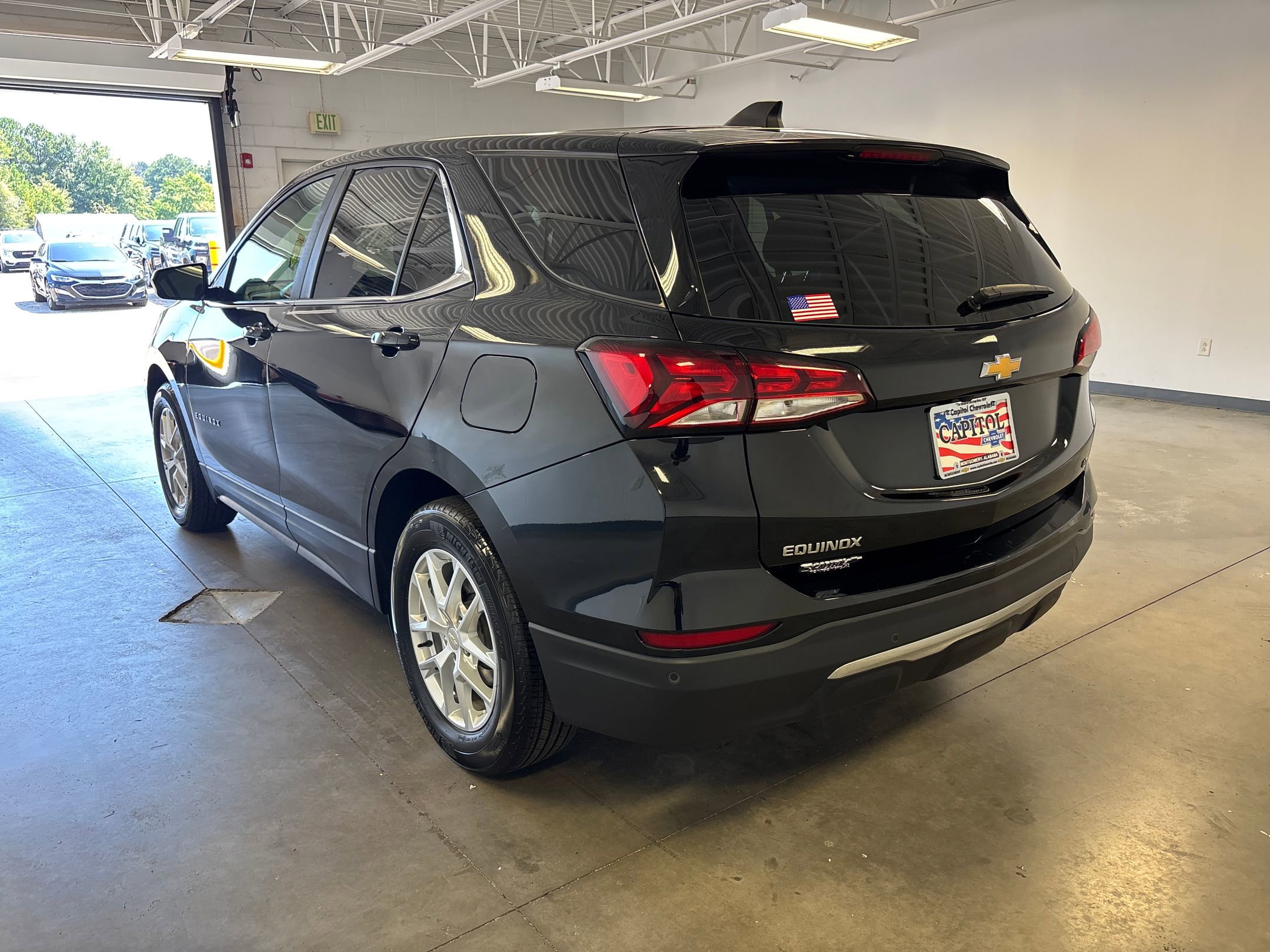2024 Chevrolet Equinox LT photo 2