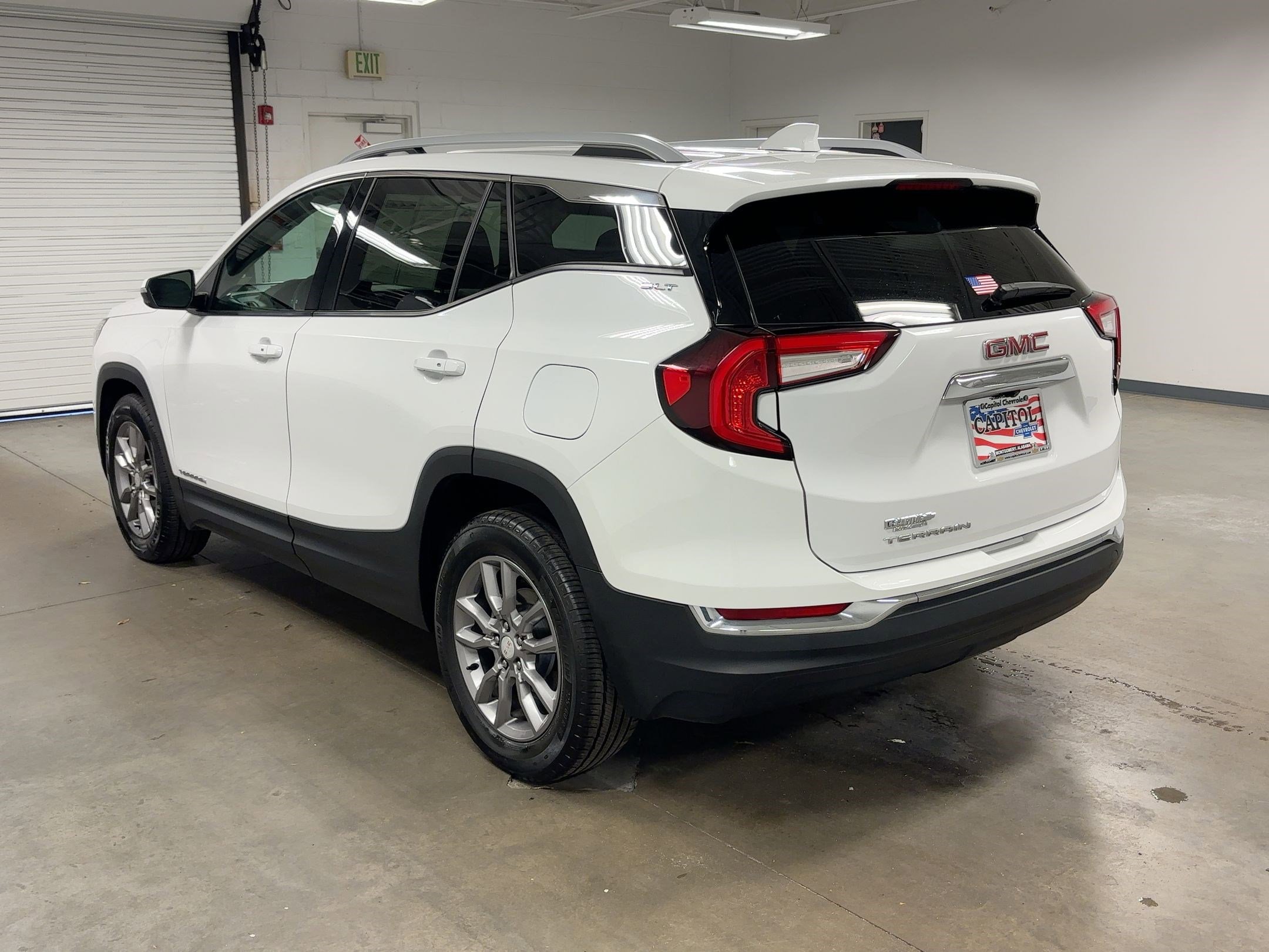 2023 Gmc Terrain SLT photo 2