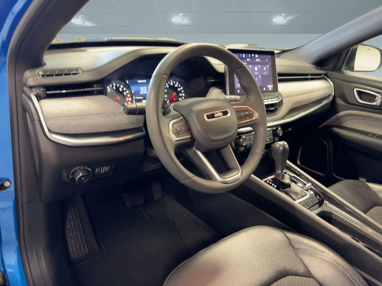 2024 Jeep Compass Latitude photo 3