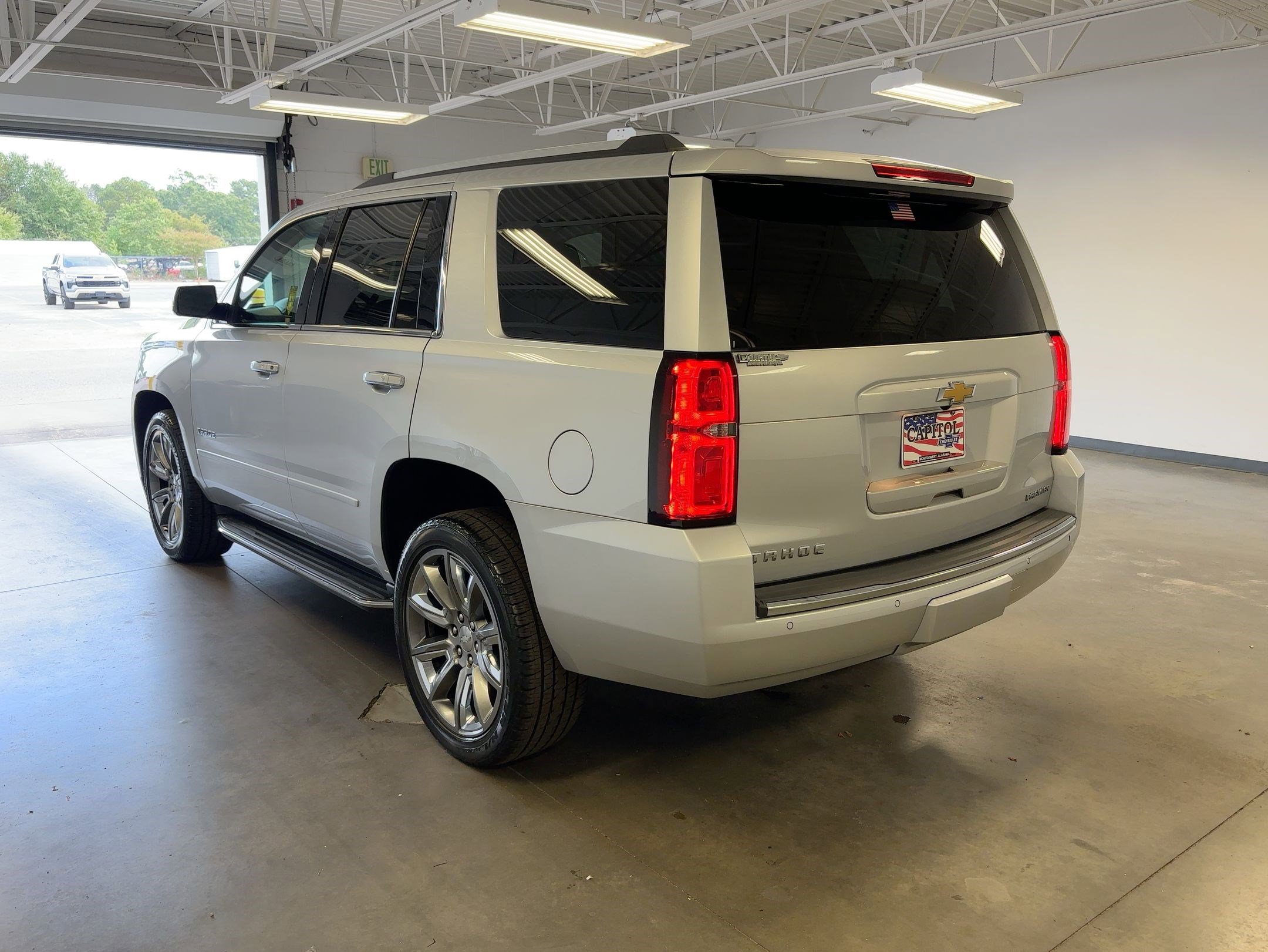 2019 Chevrolet Tahoe Premier photo 2