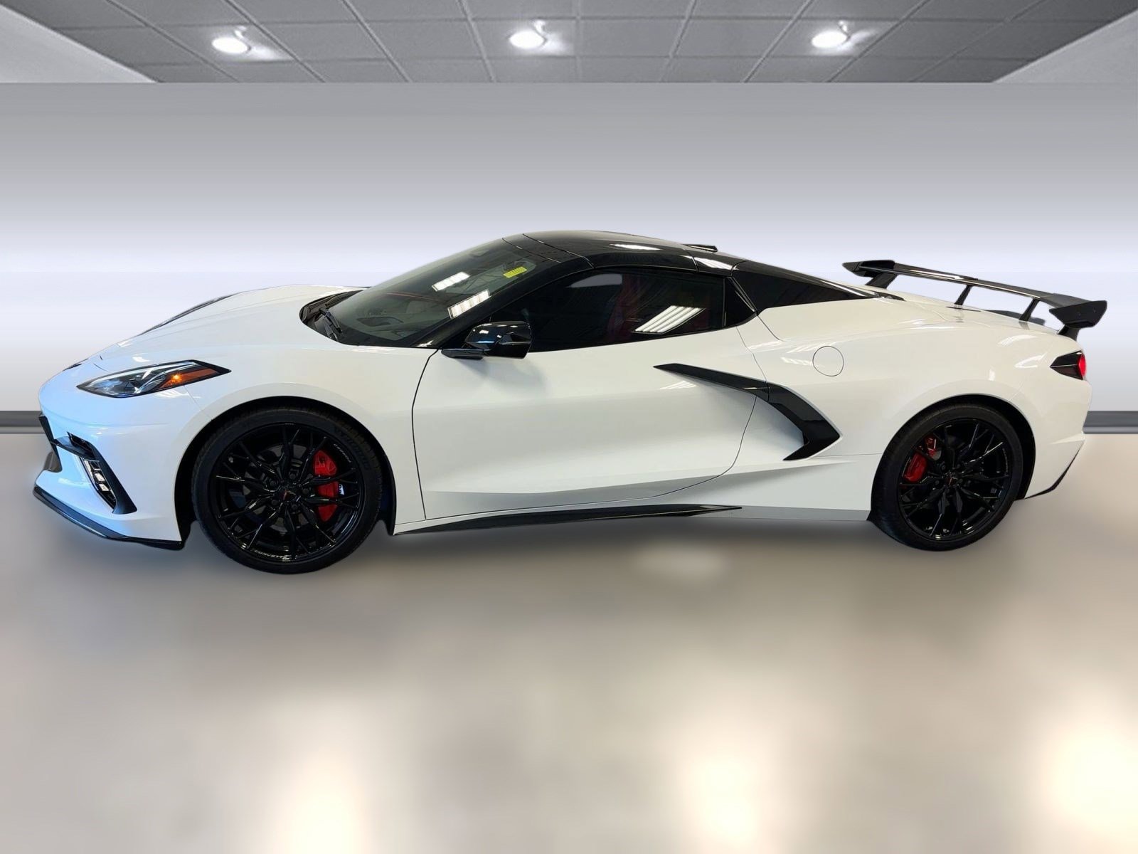 2025 Chevrolet Corvette Stingray 2LT Convertible photo 2