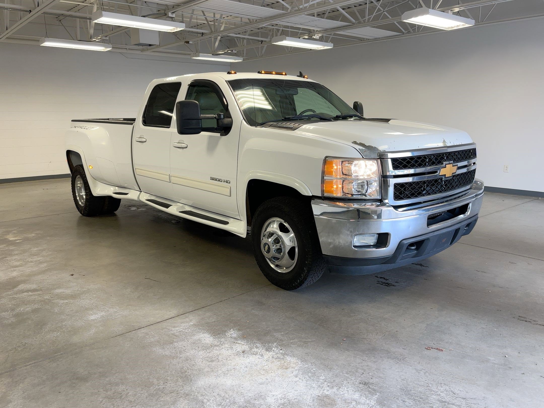 2013 Chevrolet Silverado 3500HD LTZ photo 3