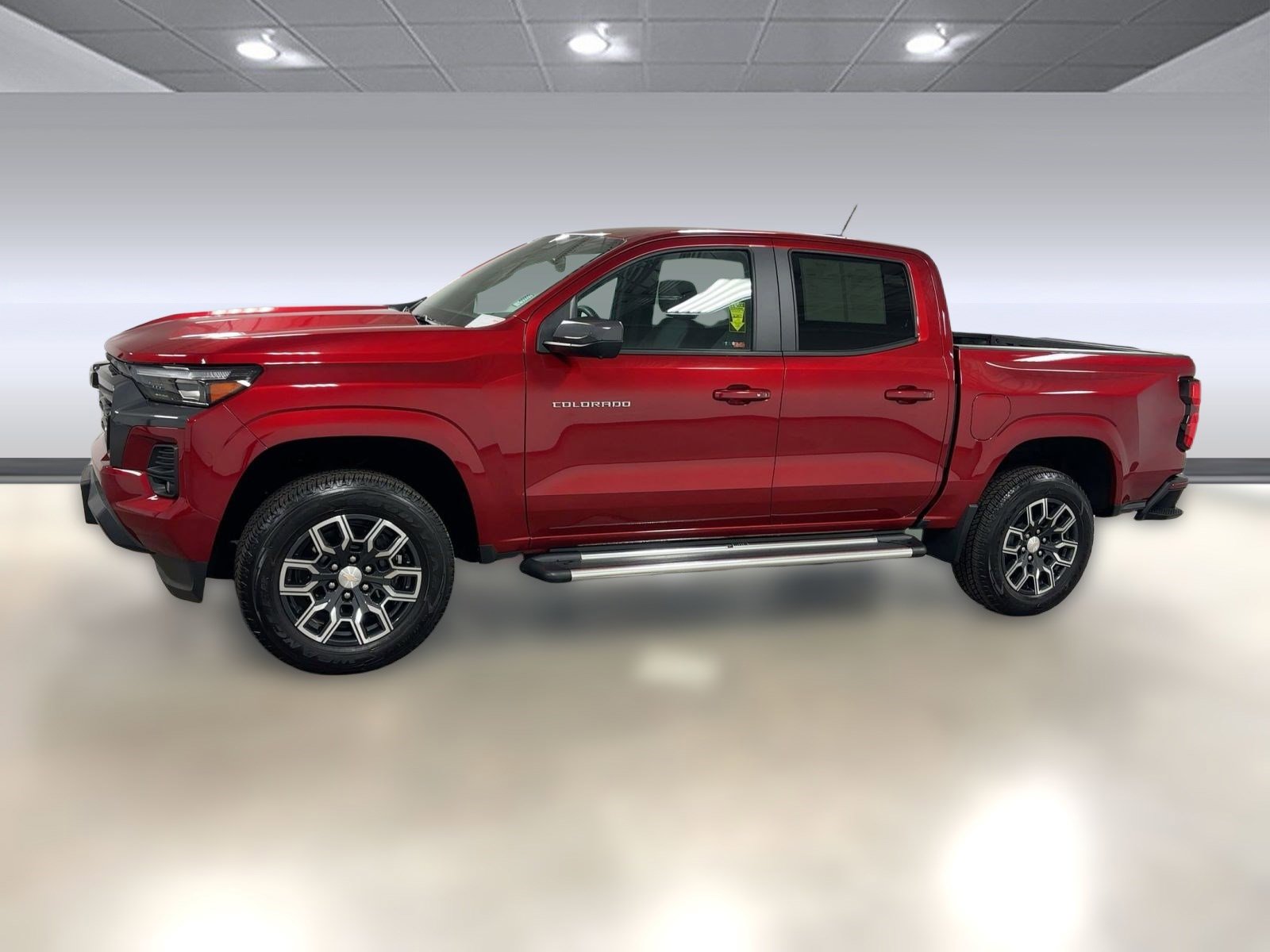 2024 Chevrolet Colorado LT photo 2