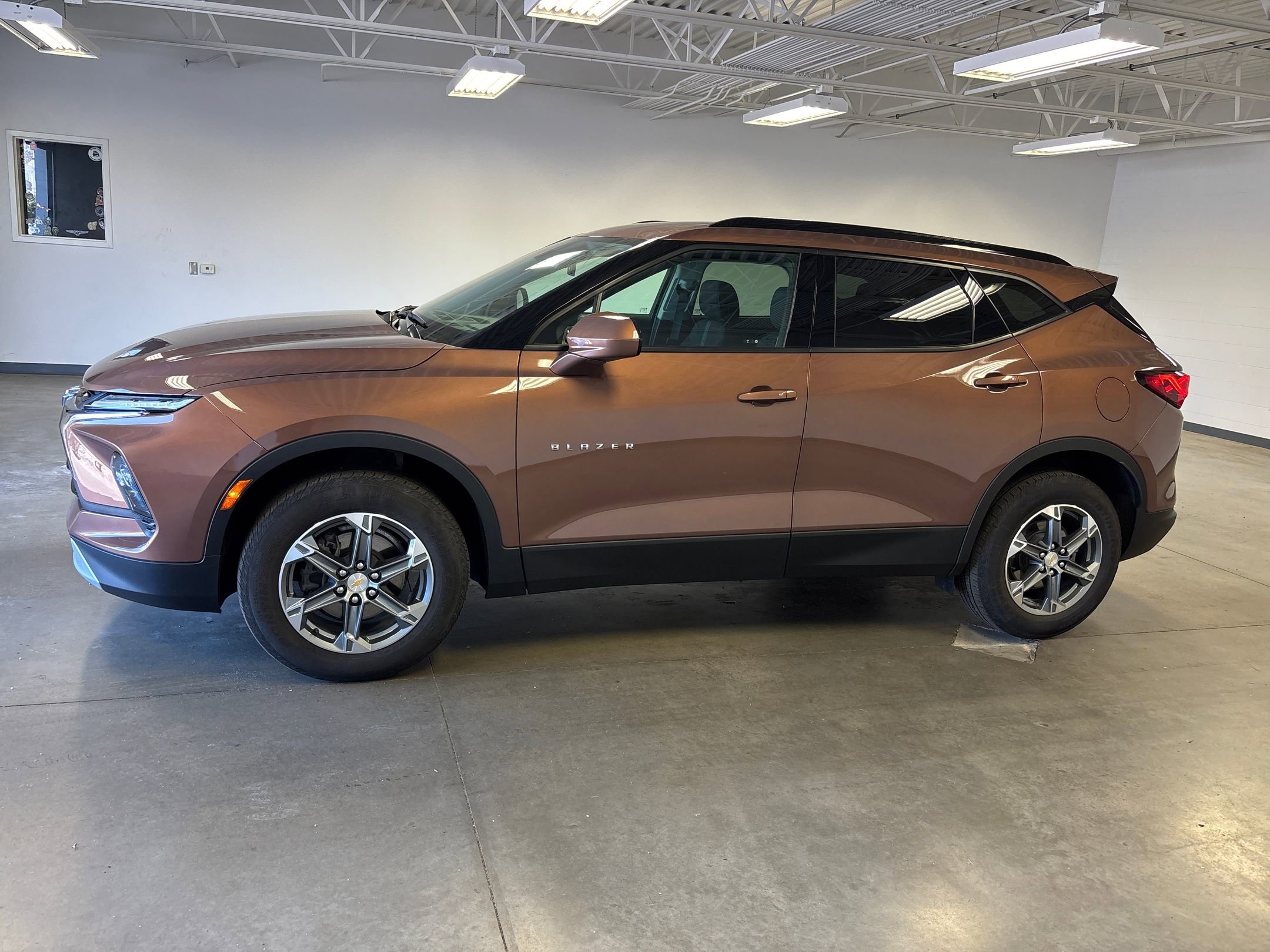 2024 Chevrolet Blazer 2LT photo 2