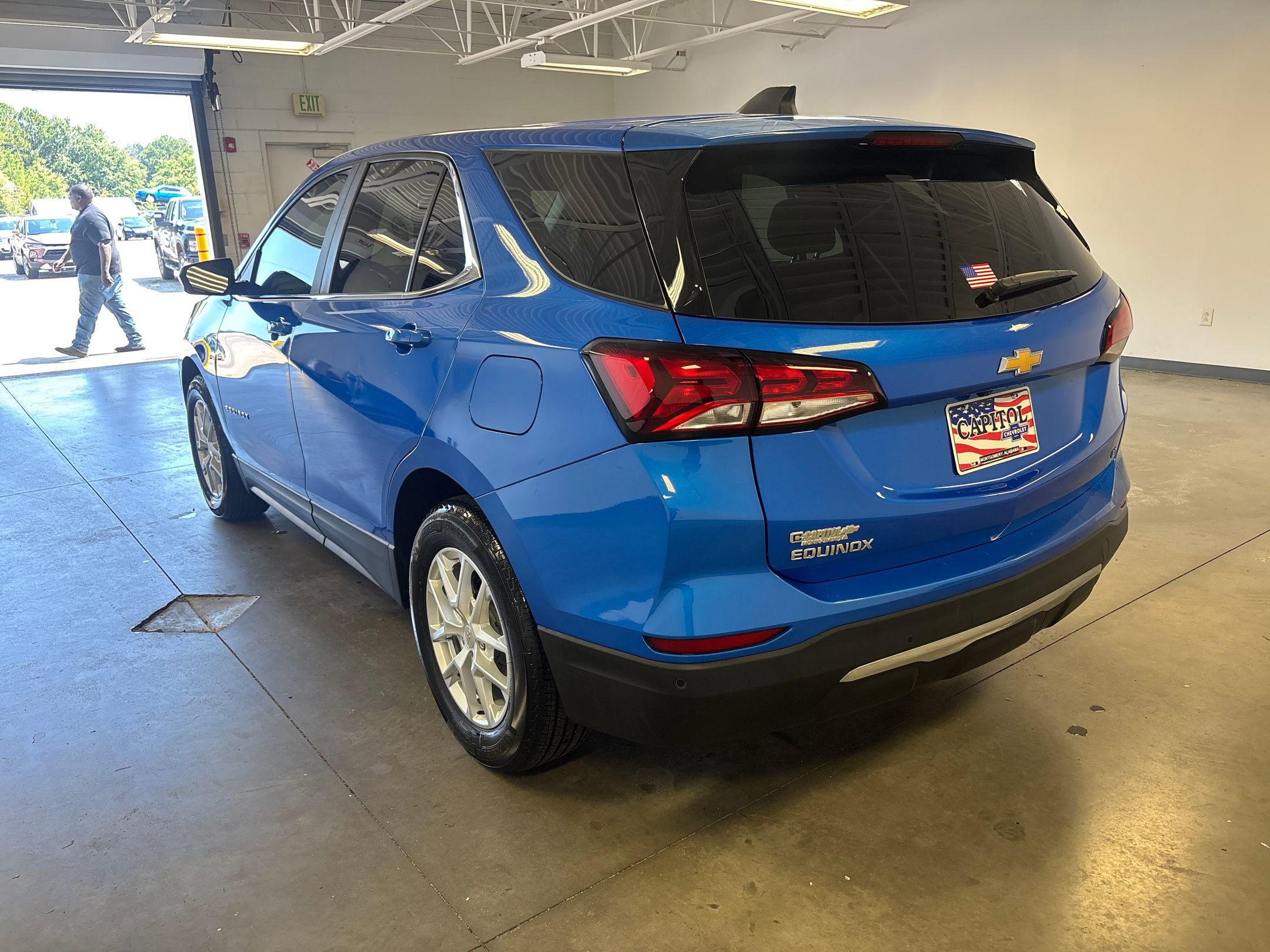 2024 Chevrolet Equinox LT photo 3