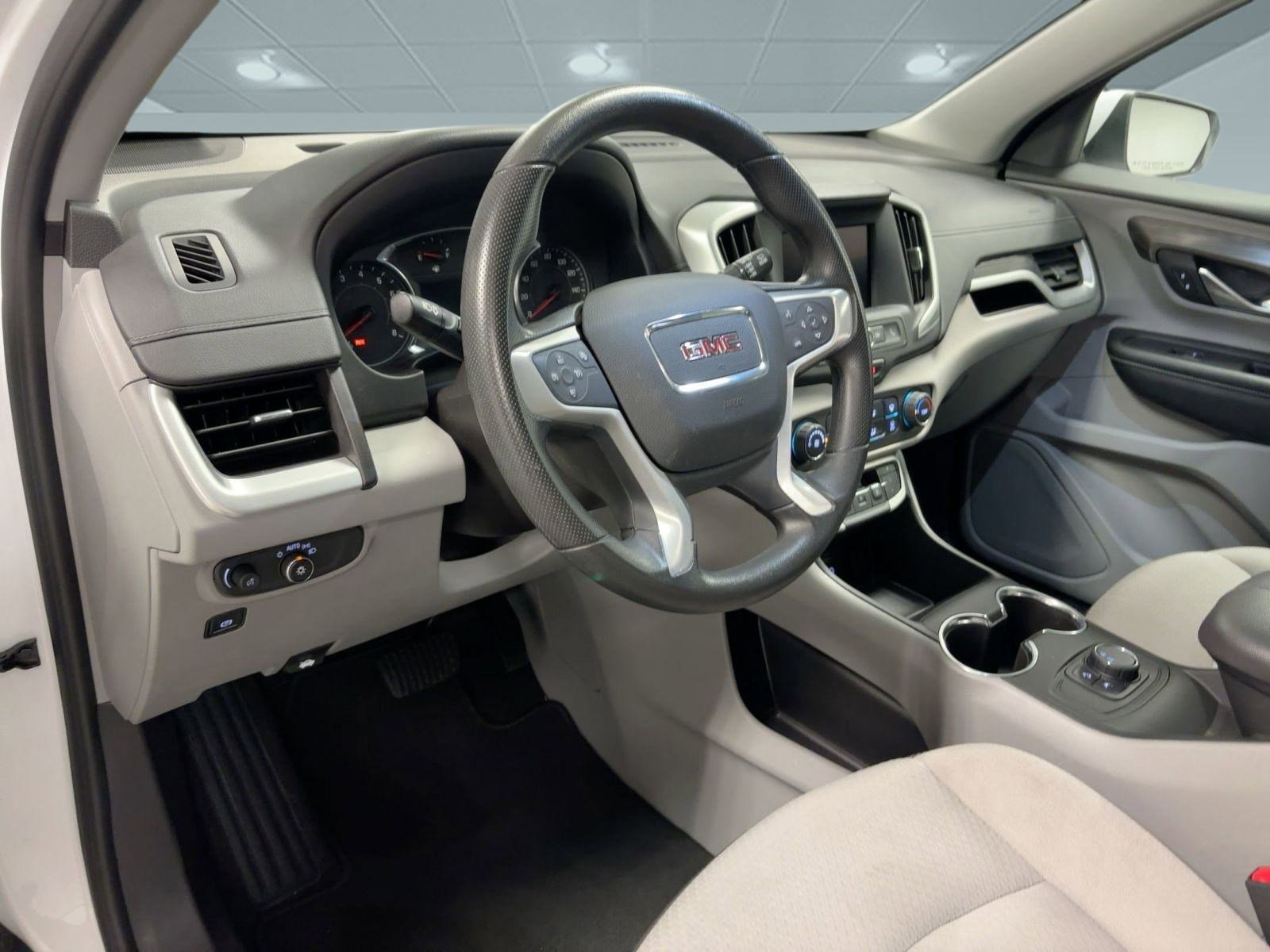 2024 Gmc Terrain SLE photo 3