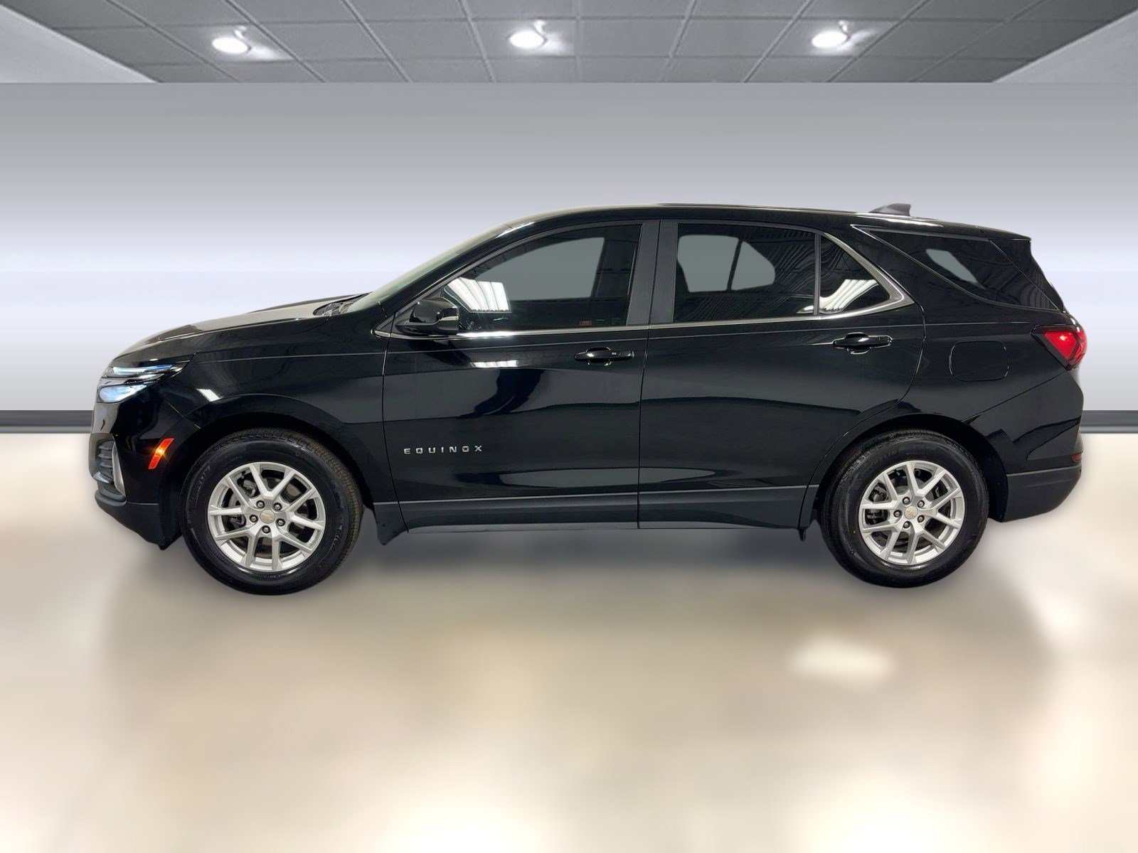 2023 Chevrolet Equinox LT photo 2