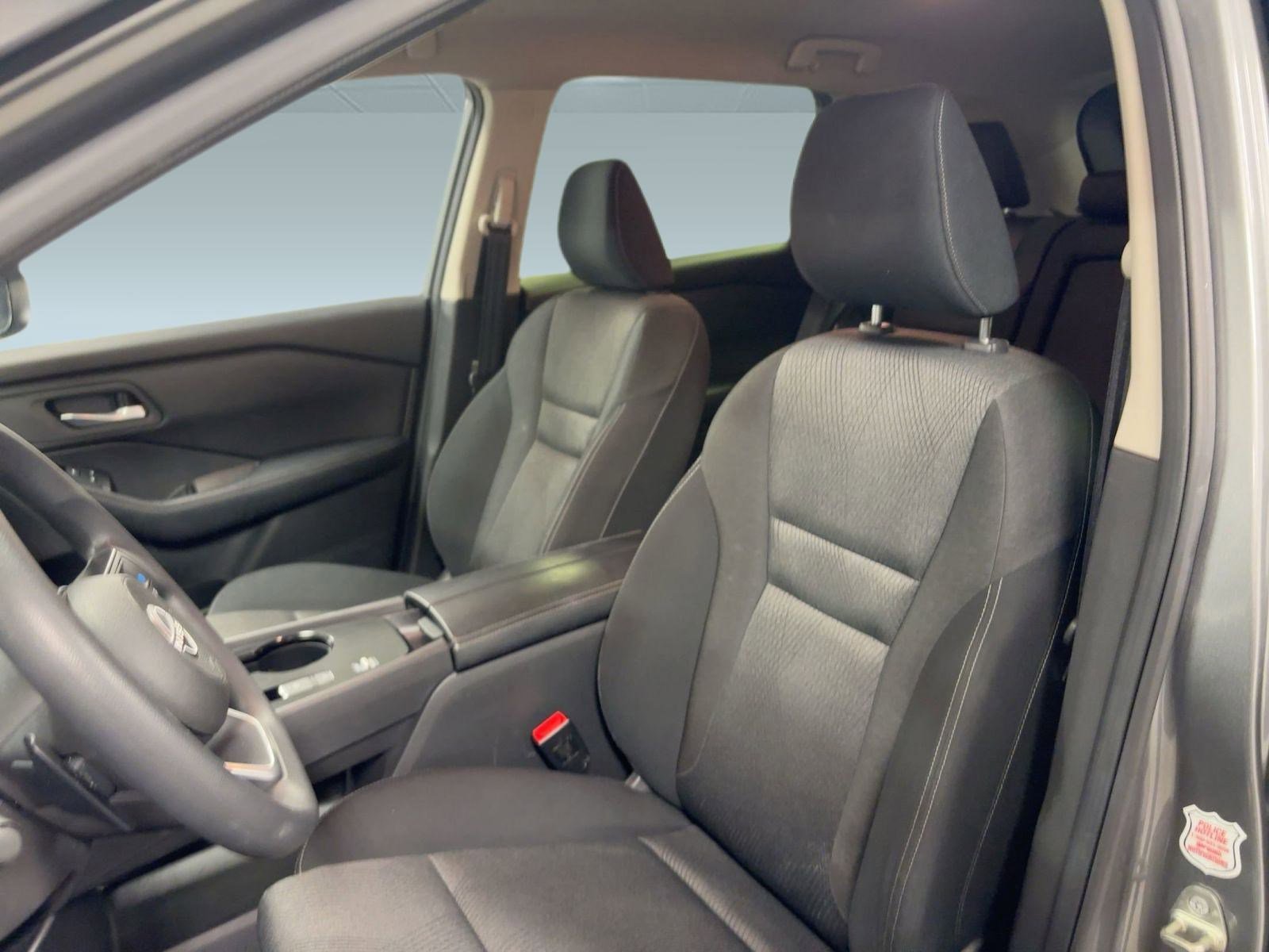2024 Nissan Rogue SV photo 4