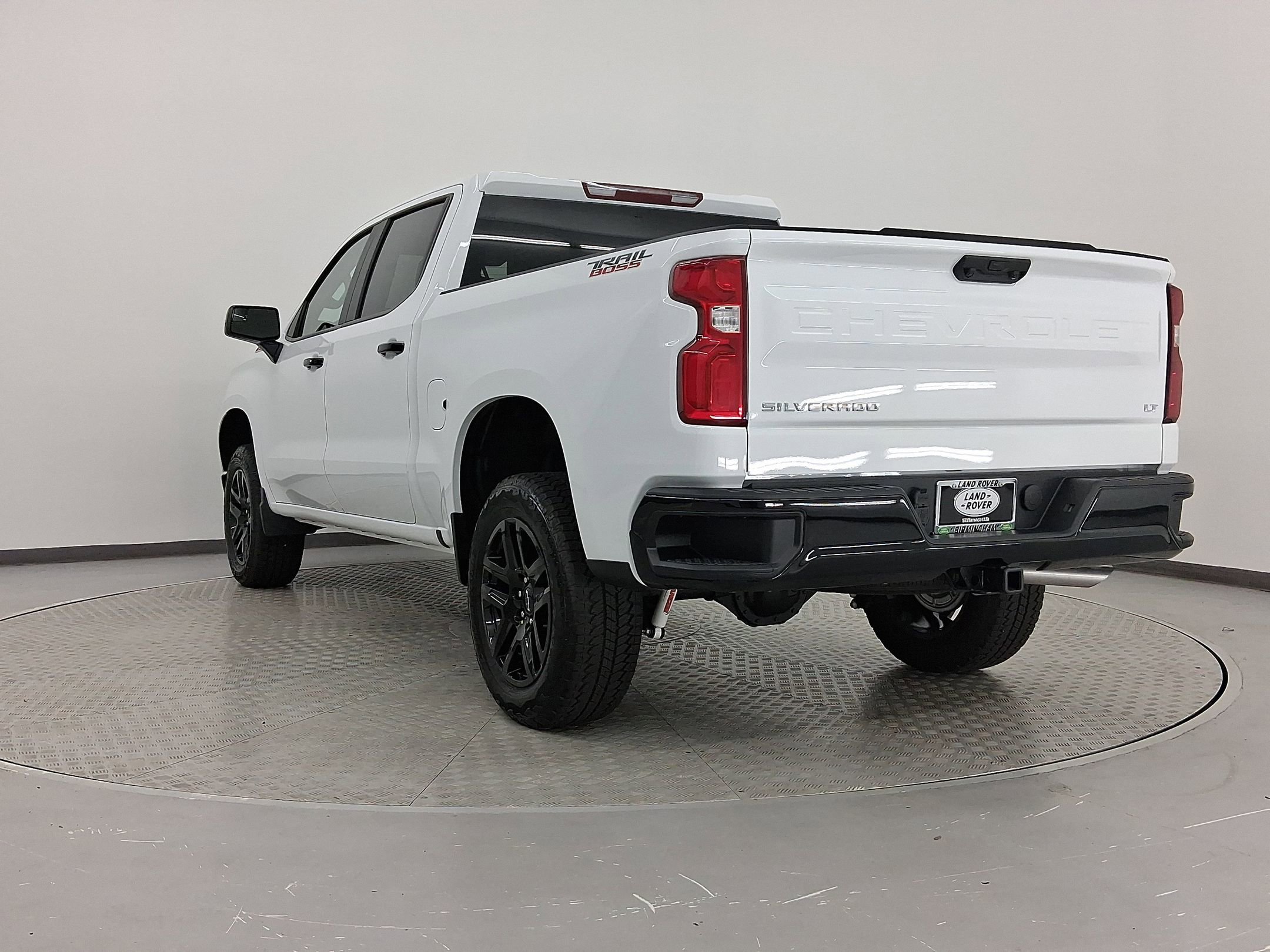 2025 Chevrolet Silverado 1500 LT Trail Boss photo 2