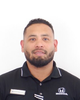 Staff member Julio Hernandez from ID_9e73f5