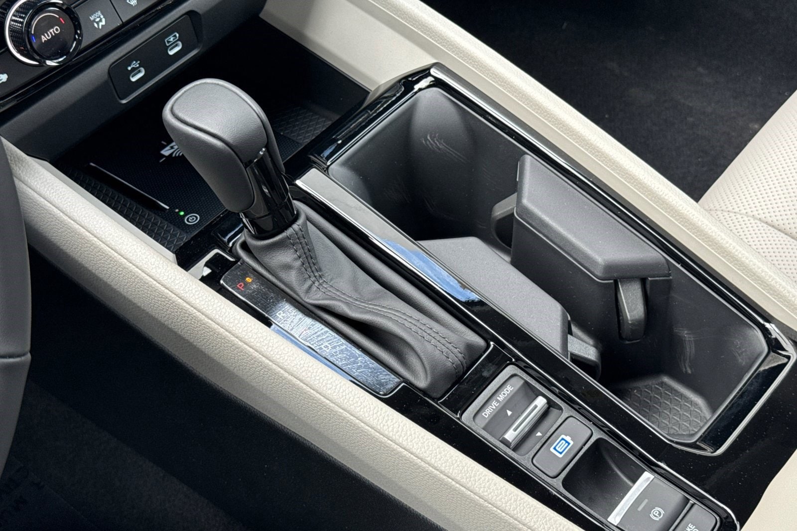 2026 Honda Accord Hybrid EX-L - Photo 18