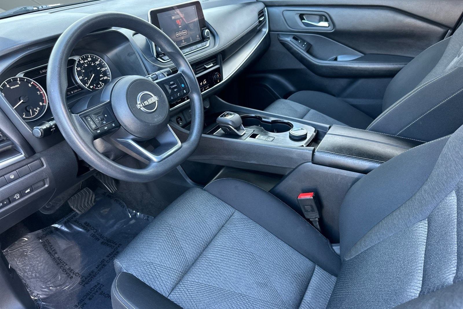 2024 Nissan Rogue SV photo 4