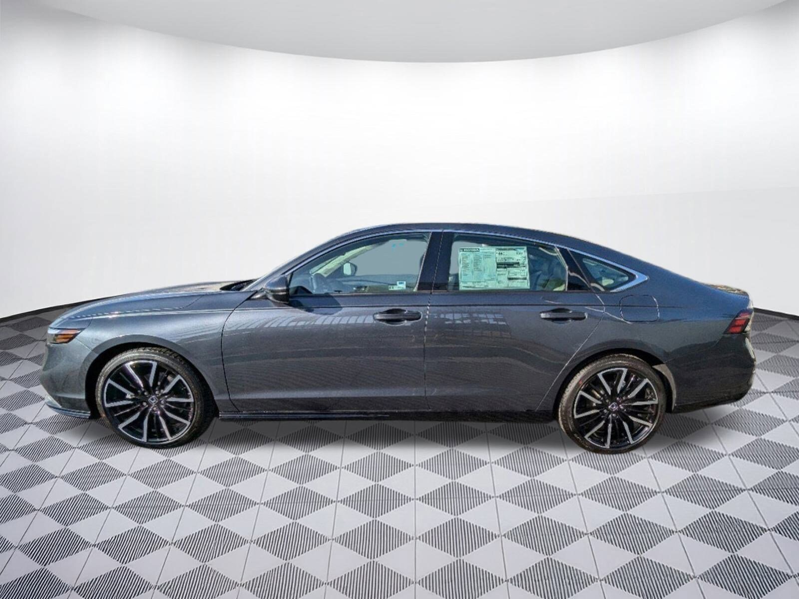2025 Honda Accord Hybrid Touring photo 3