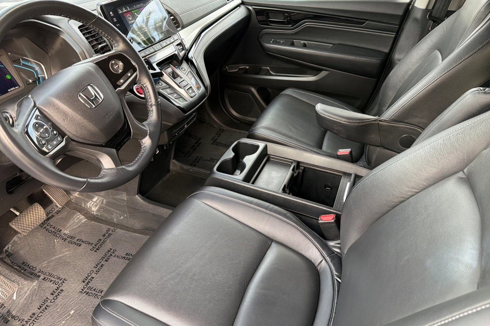 2023 Honda Odyssey Touring photo 4