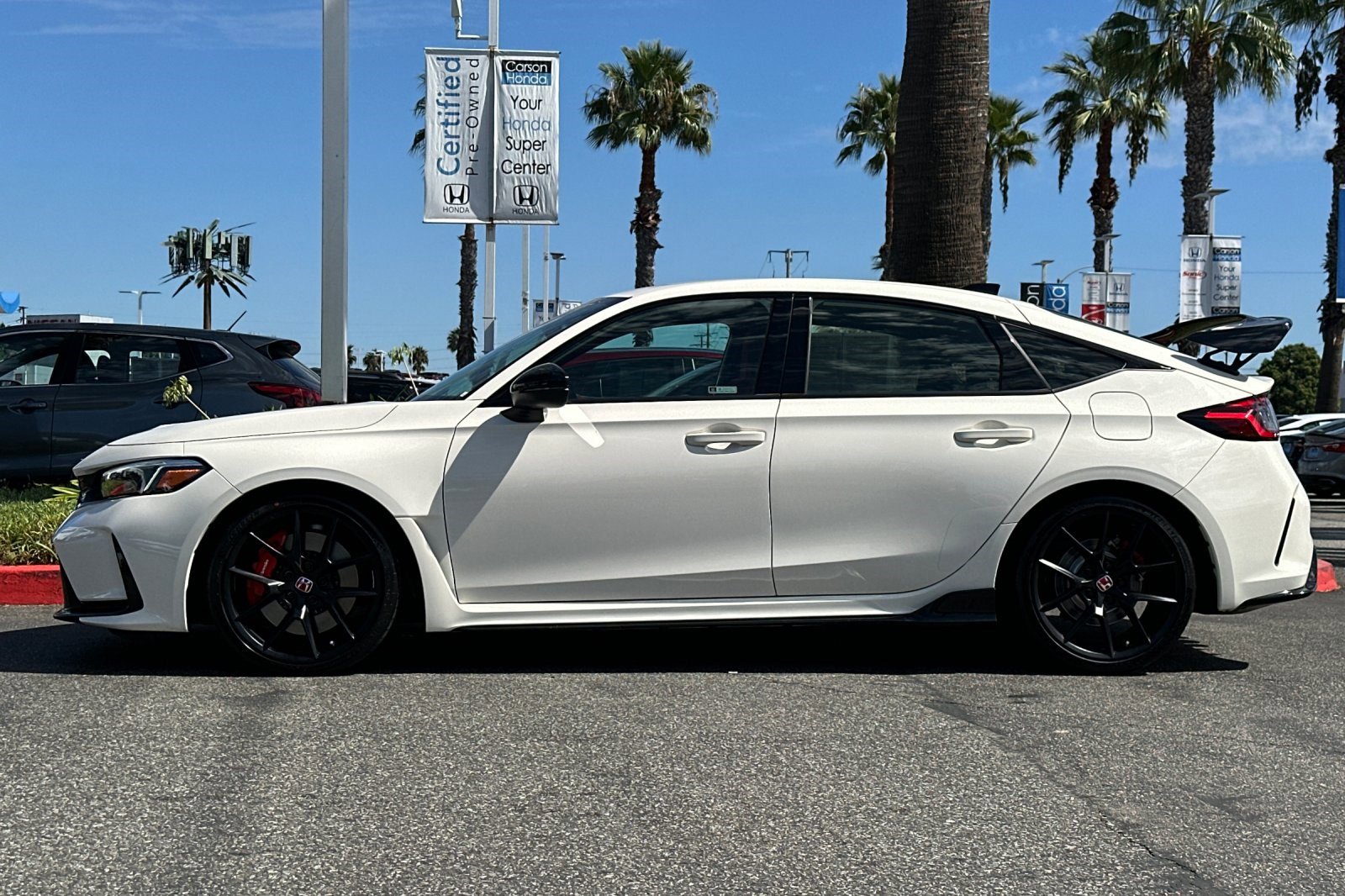 2024 Honda Civic Type R Hatchback photo 2