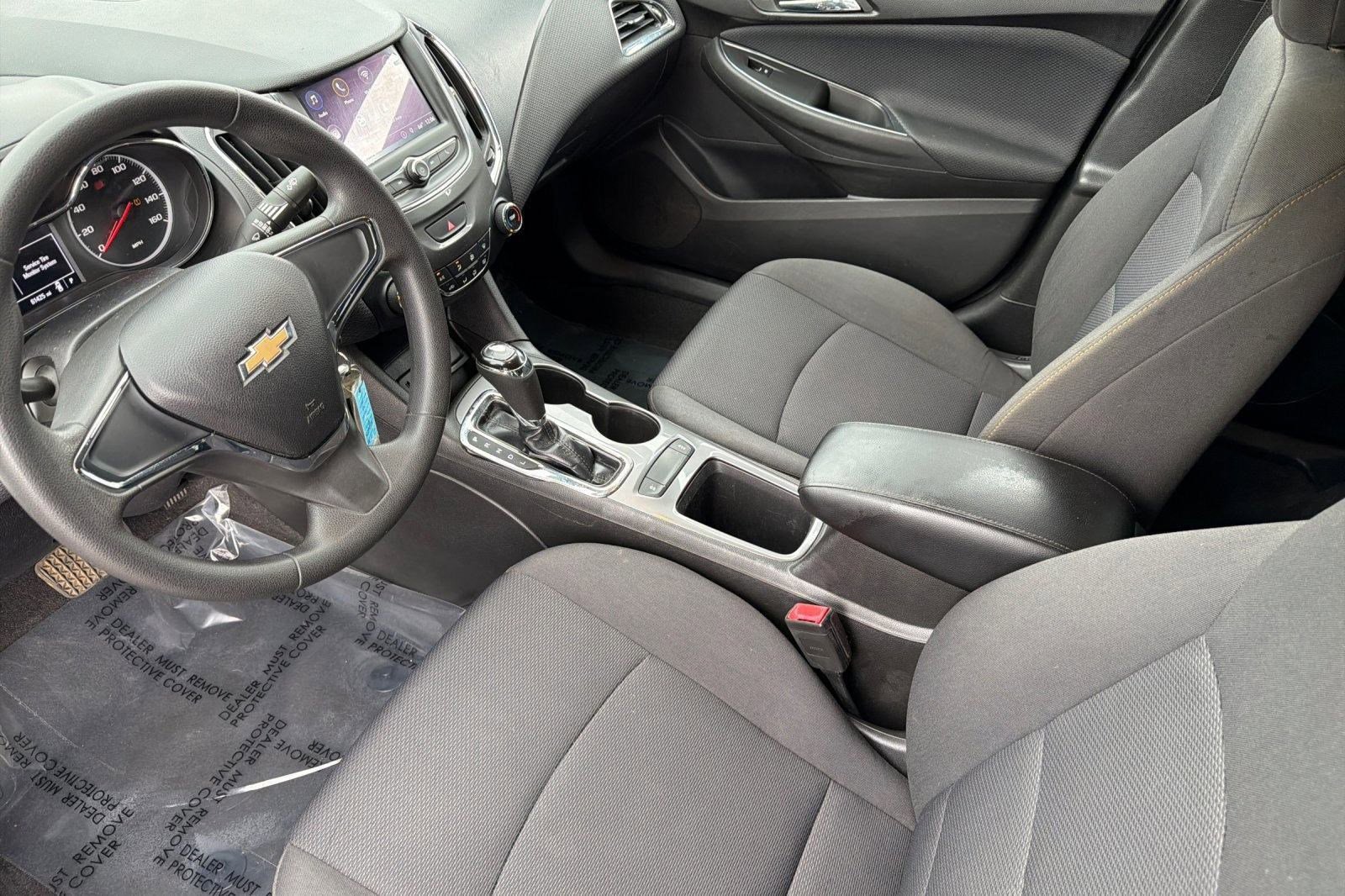 2019 Chevrolet Cruze LS photo 4