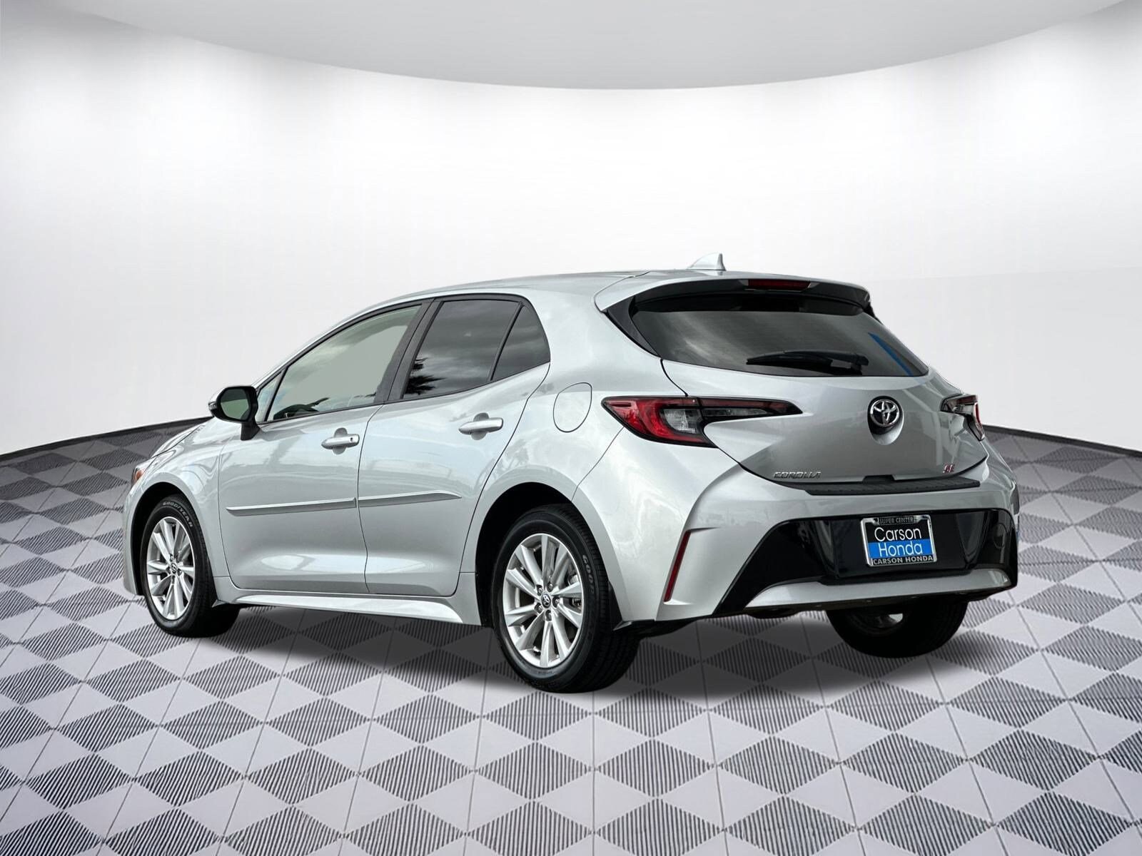 2023 Toyota Corolla SE photo 3