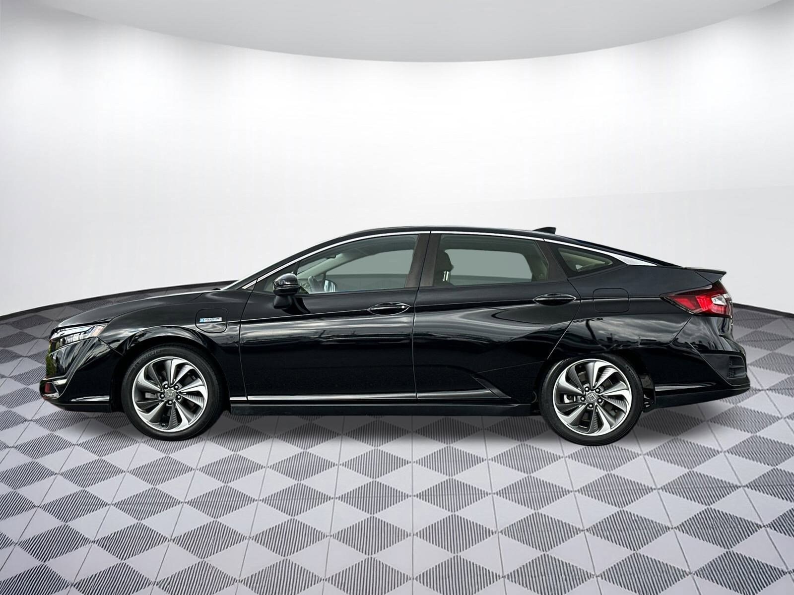 2021 Honda Clarity Plug-In Hybrid Touring photo 2