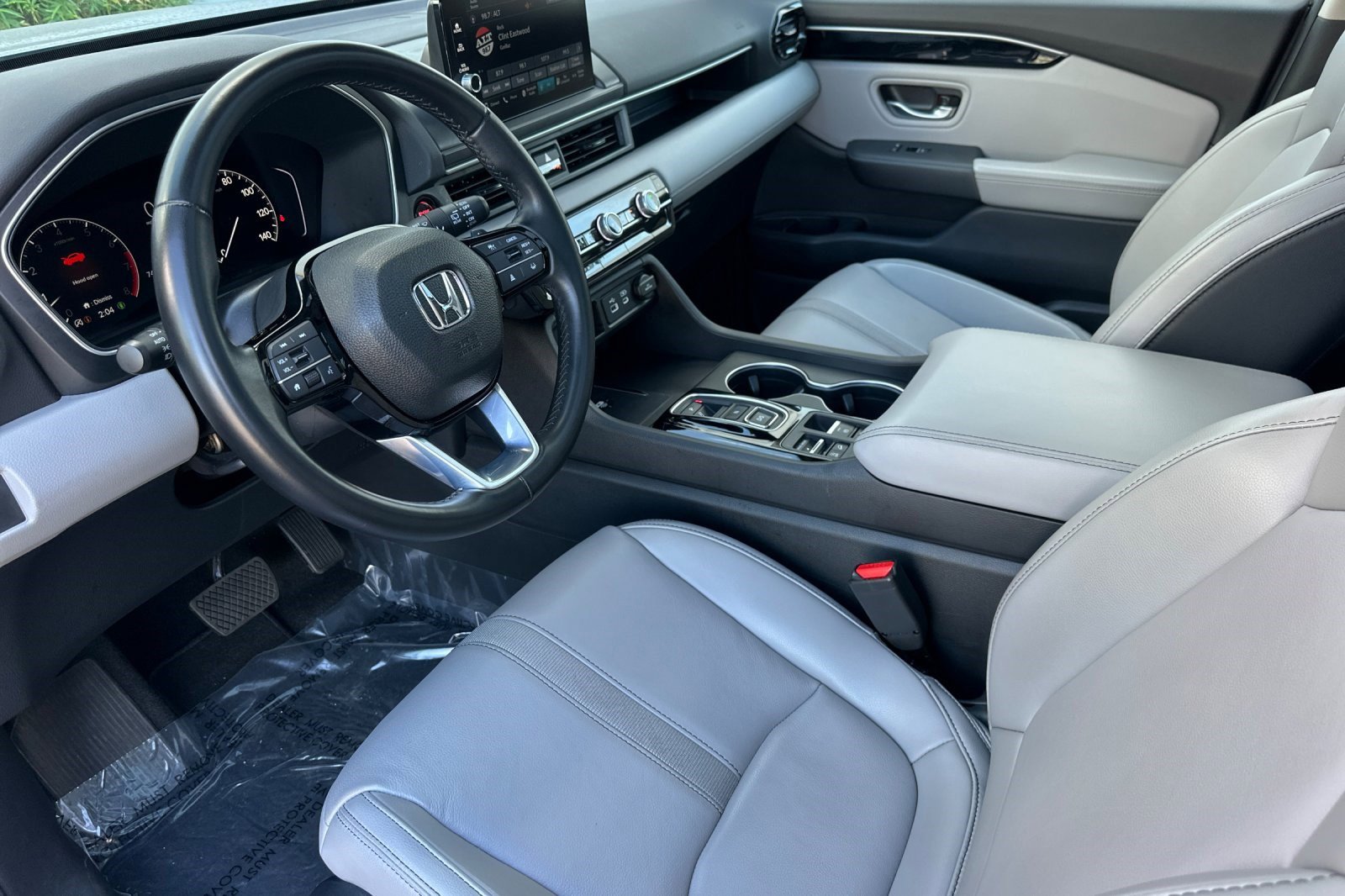 2024 Honda Pilot Touring photo 4