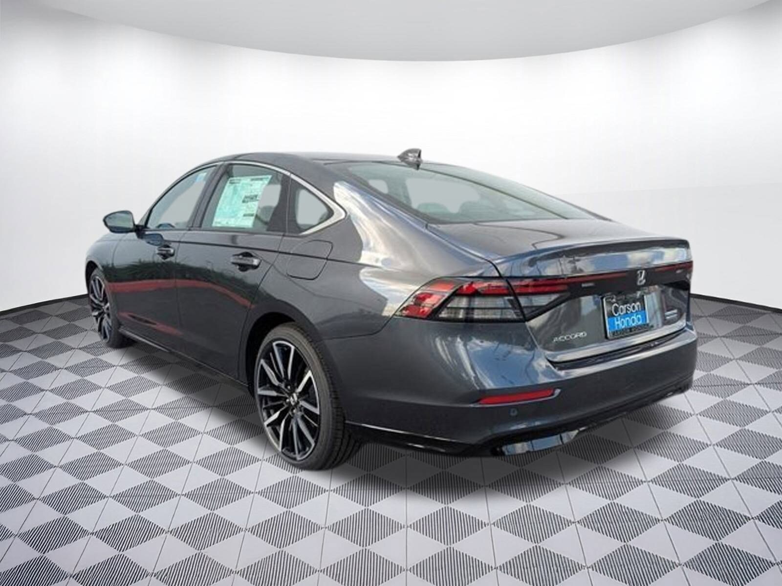 2025 Honda Accord Hybrid Touring photo 3