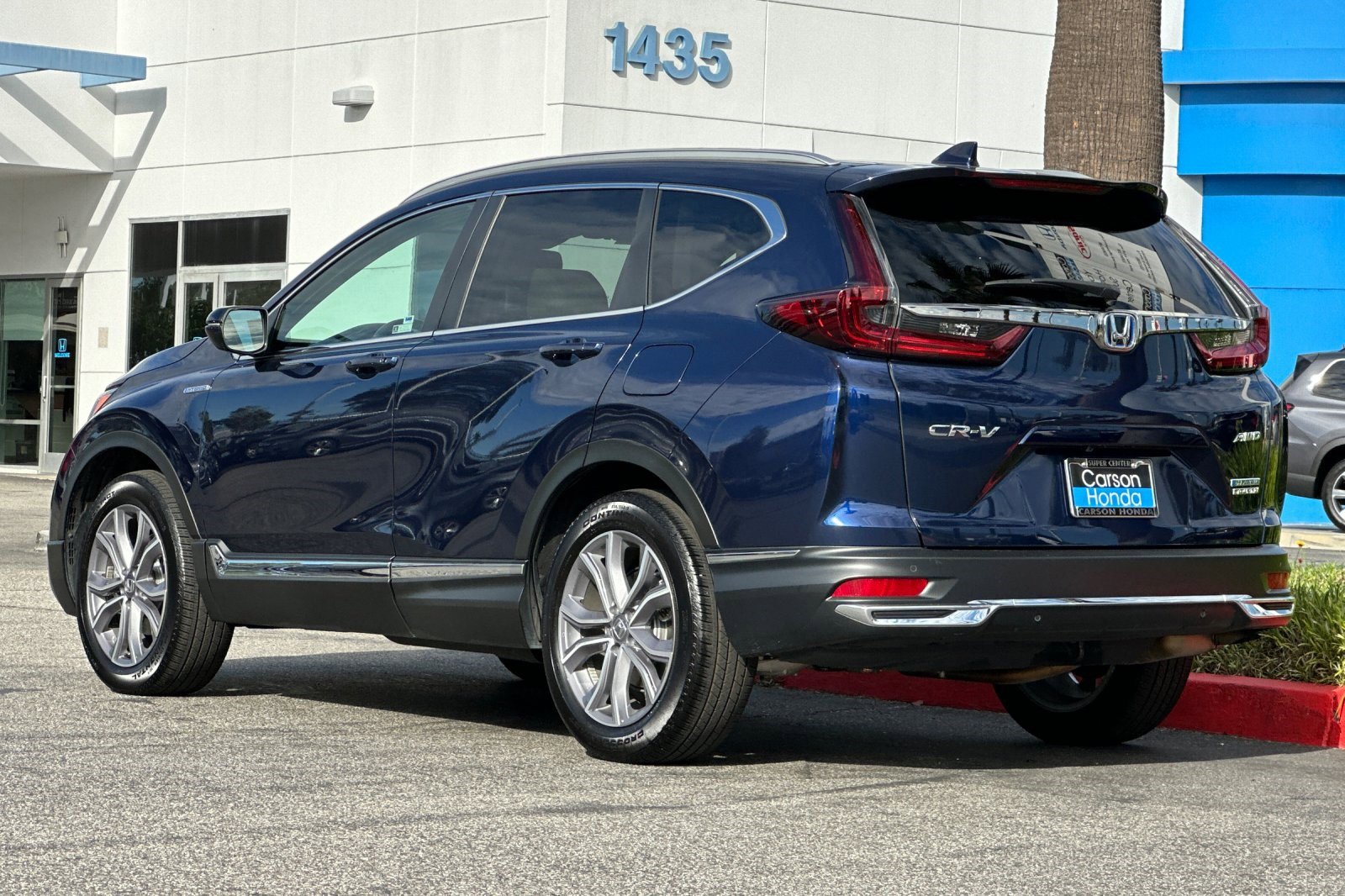2022 Honda CR-V Hybrid Touring photo 3