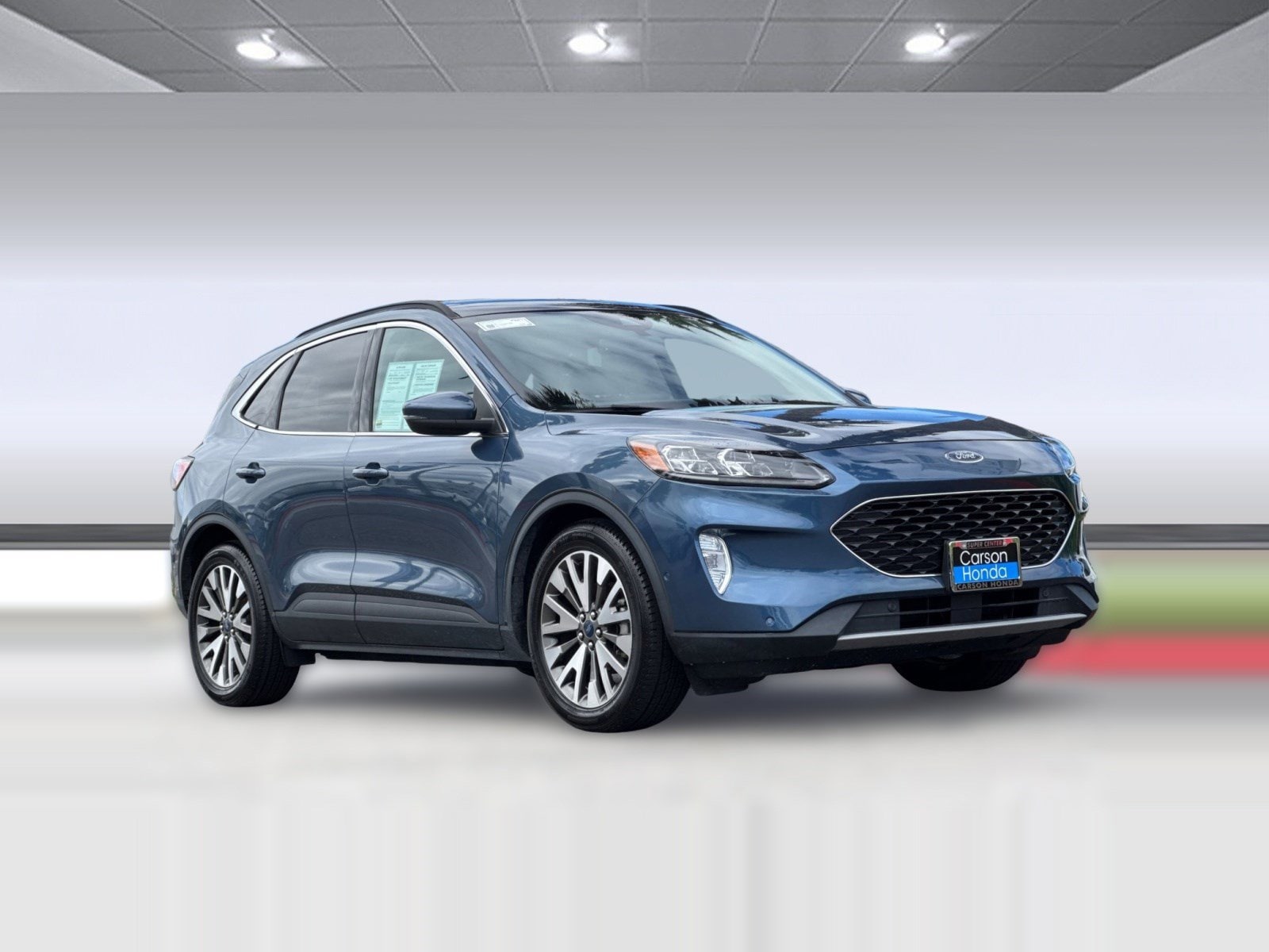 2020 Ford Escape Titanium Hybrid photo 5