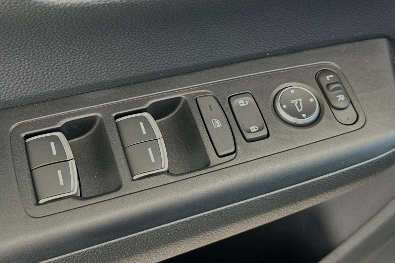 2025 Honda CR-V EX-L - Photo 13