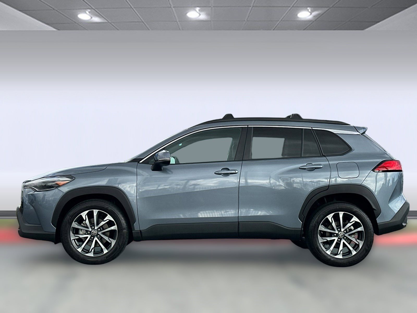 2024 Toyota Corolla Cross XLE photo 2