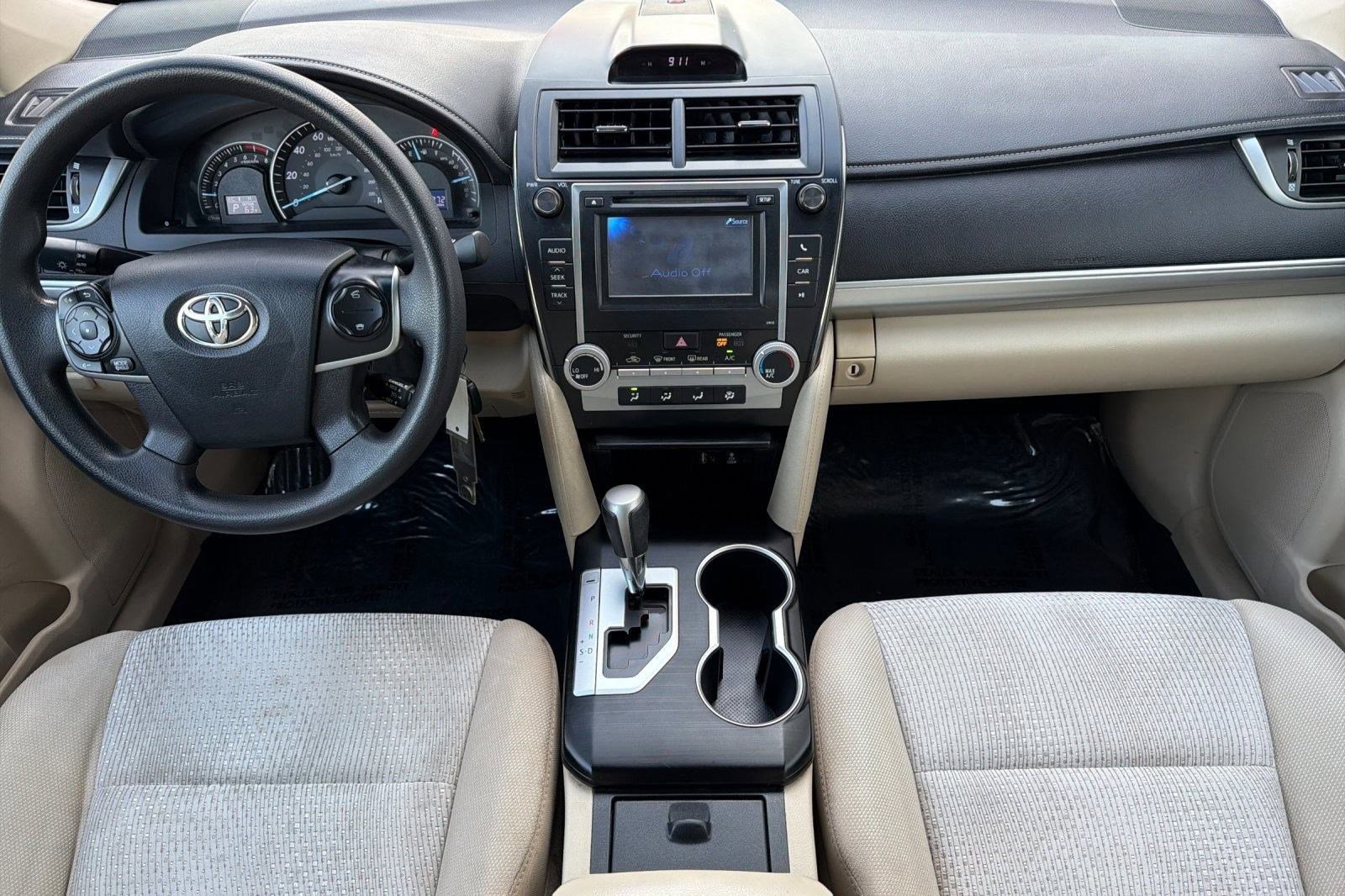 2012 Toyota Camry LE photo 4