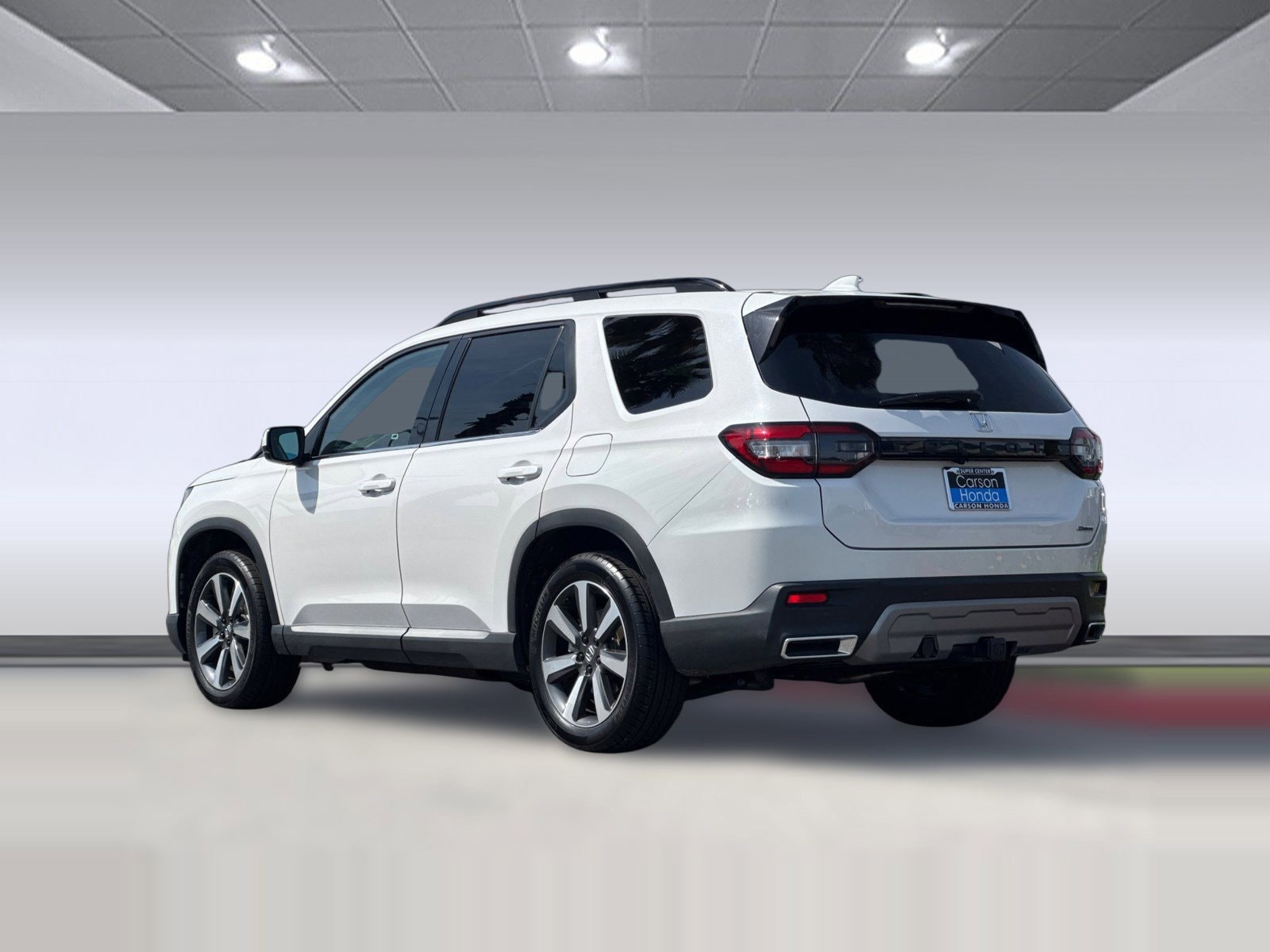 2025 Honda Pilot Touring photo 2