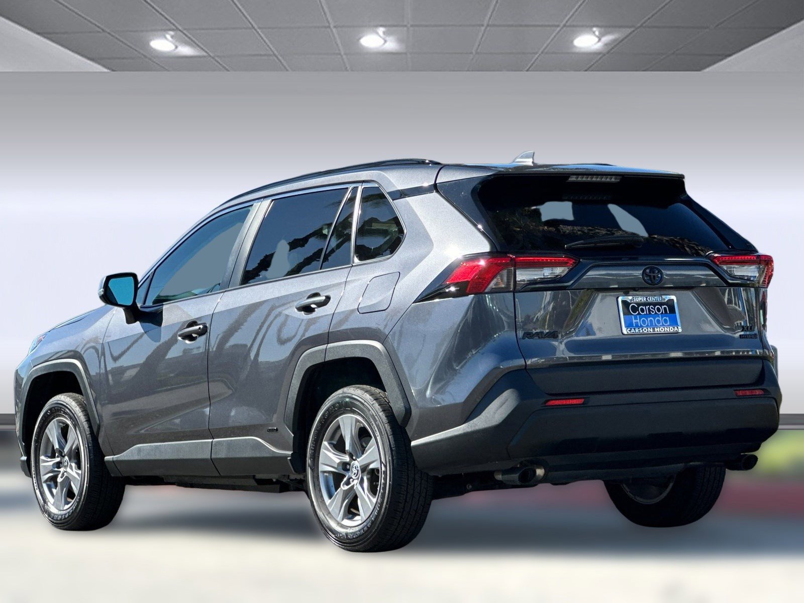 2024 Toyota RAV4 Hybrid XLE photo 3