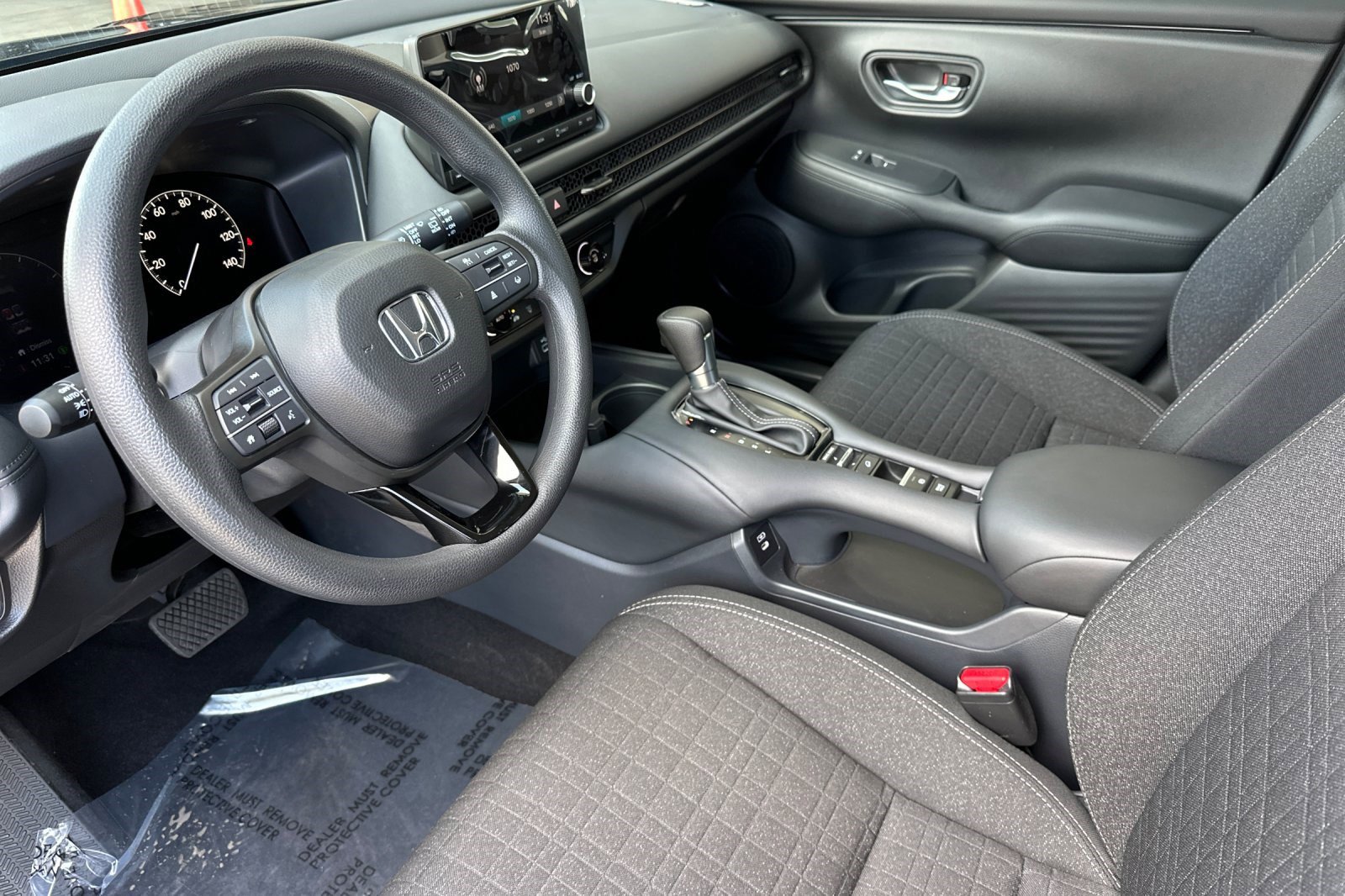 2025 Honda HR-V LX photo 4