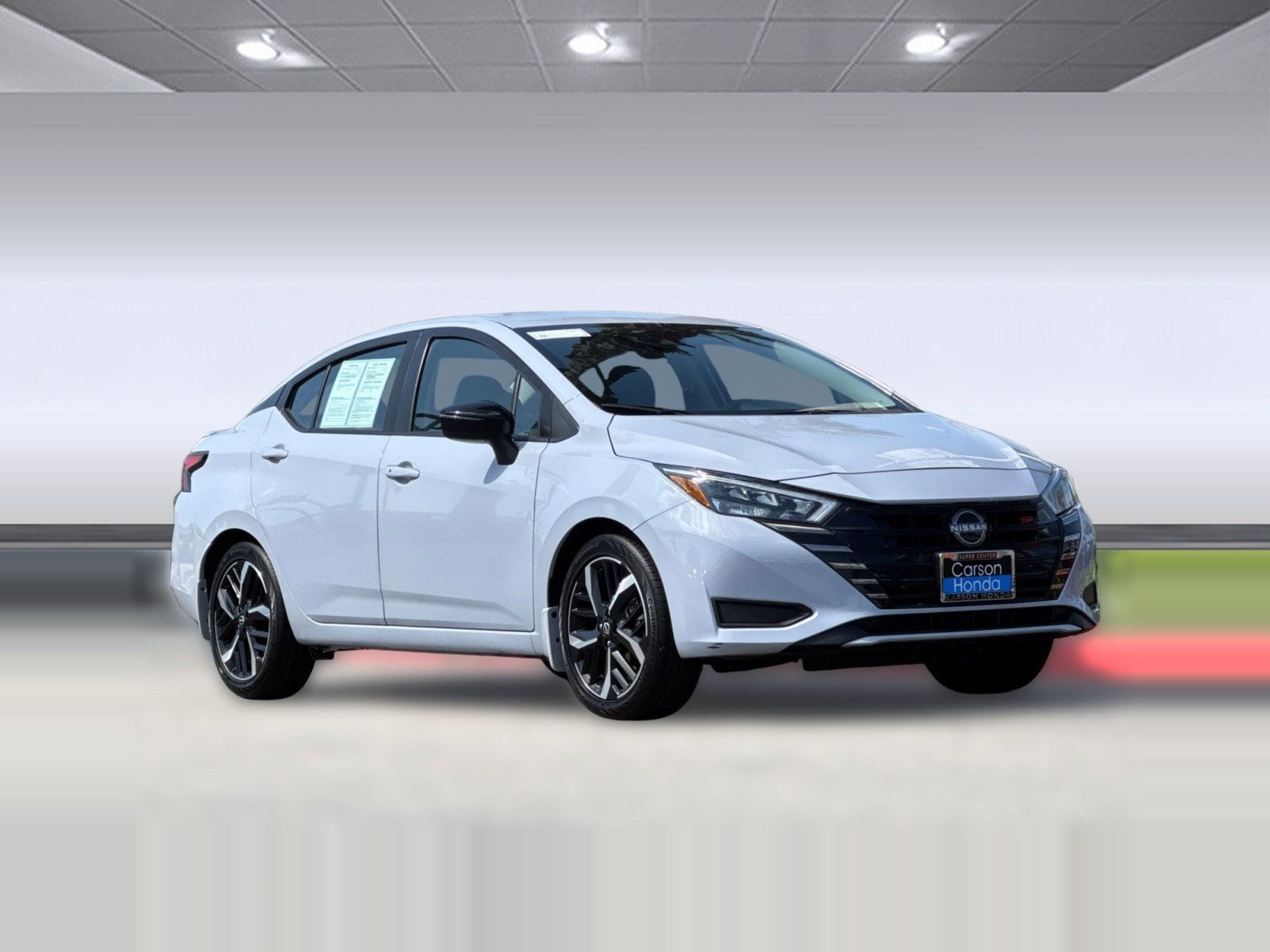 2025 Nissan Versa SR photo 5