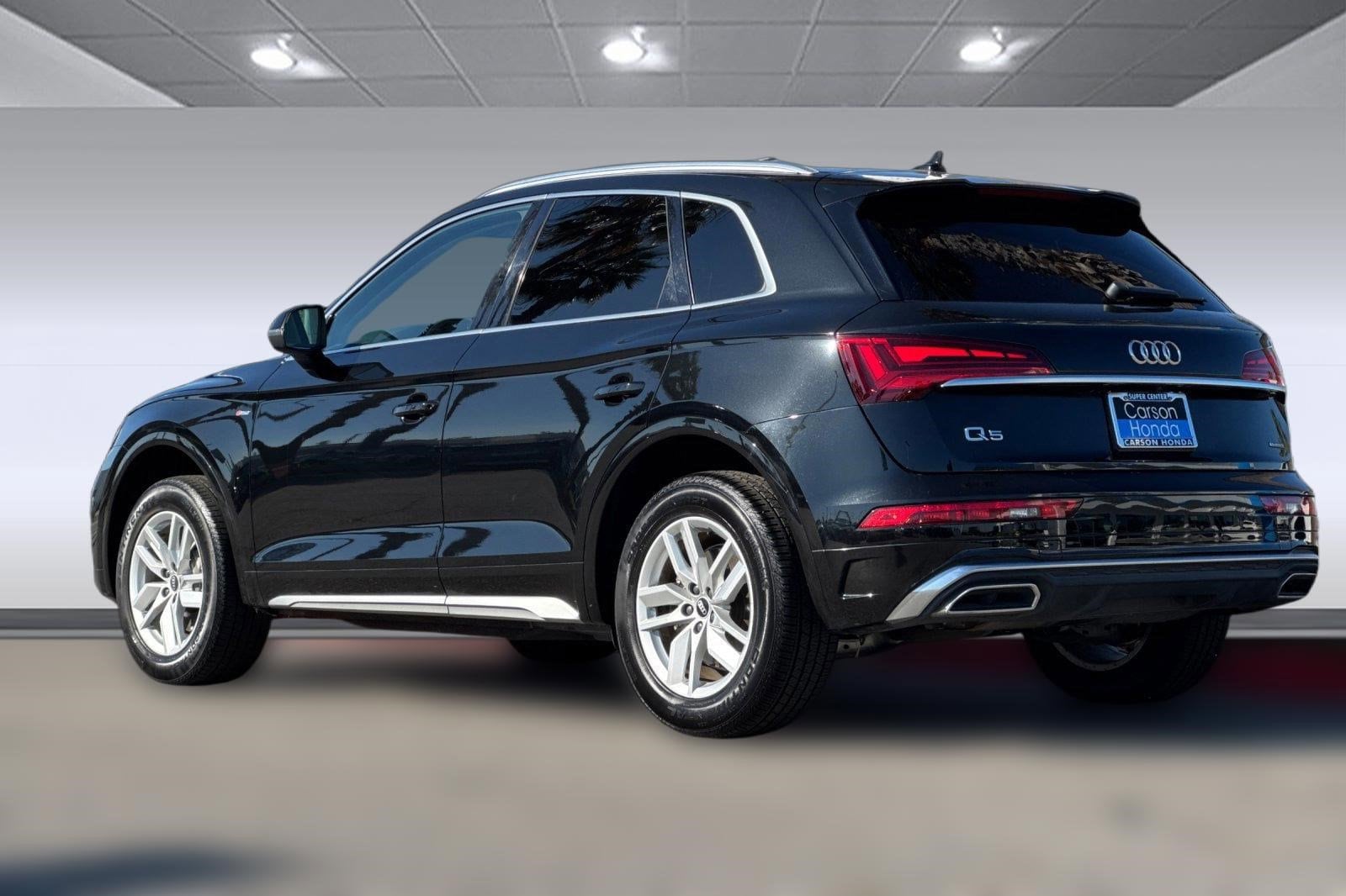 2022 Audi Q5 S line Premium photo 2
