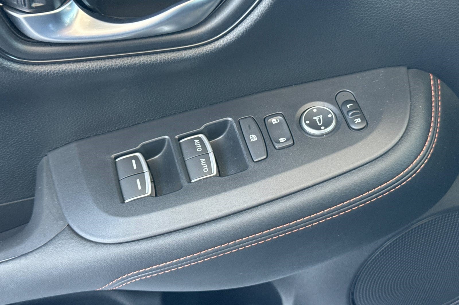 2025 Honda HR-V Sport - Photo 14