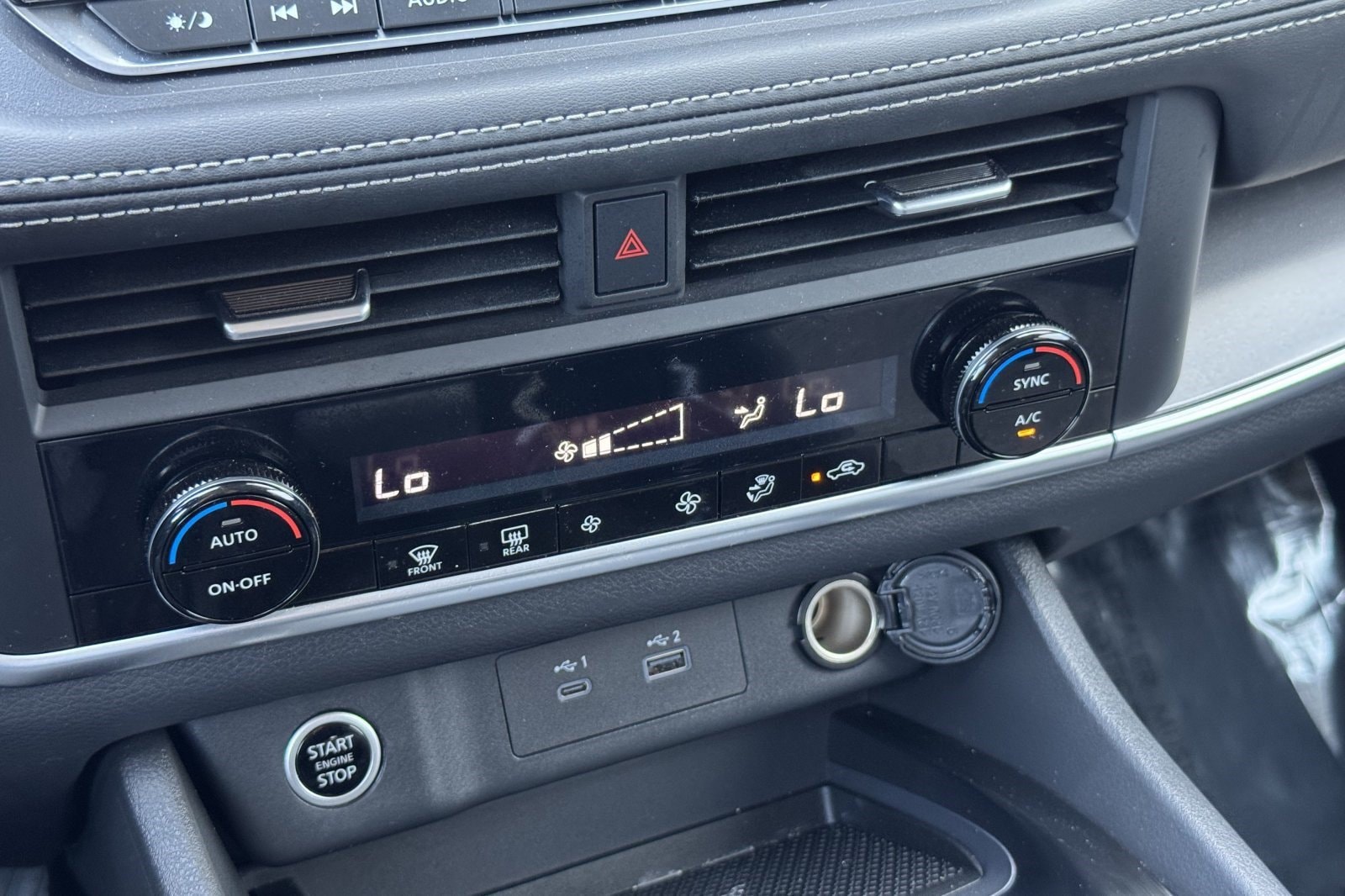 2023 Nissan Rogue SV - Photo 16