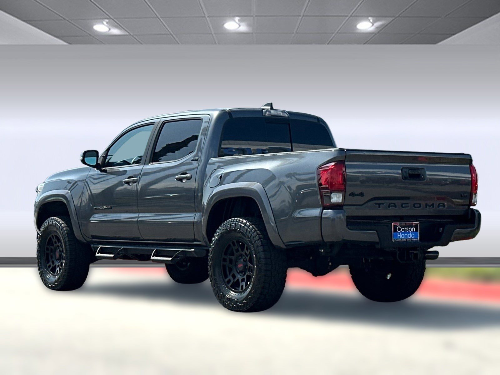 2022 Toyota Tacoma SR5 Double Cab photo 3